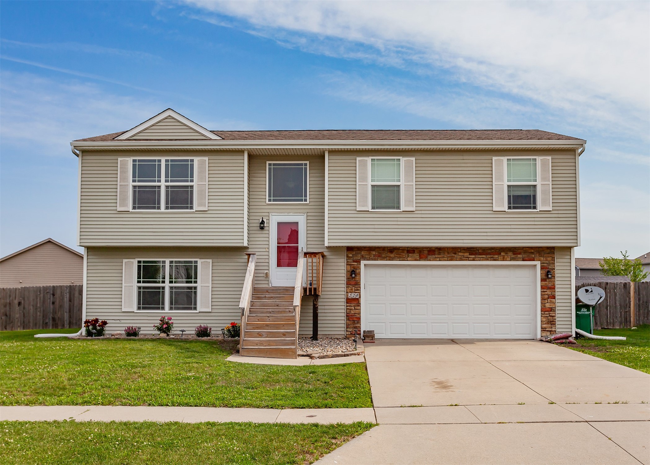 220 Tailfeather Drive NW