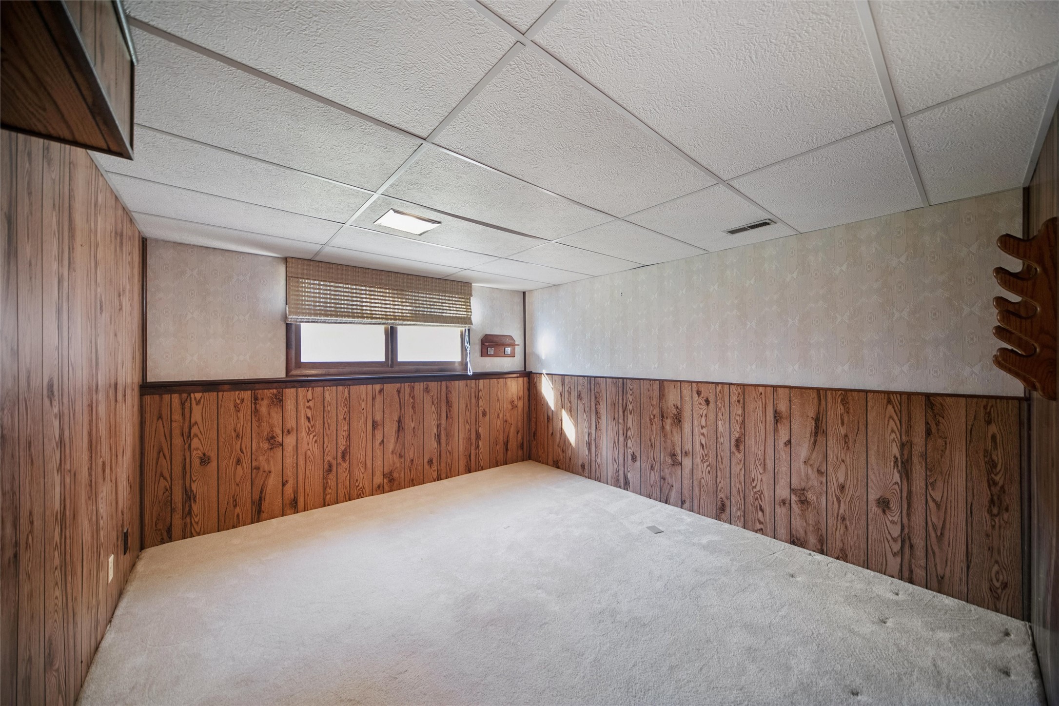 401 NW Valley View Drive