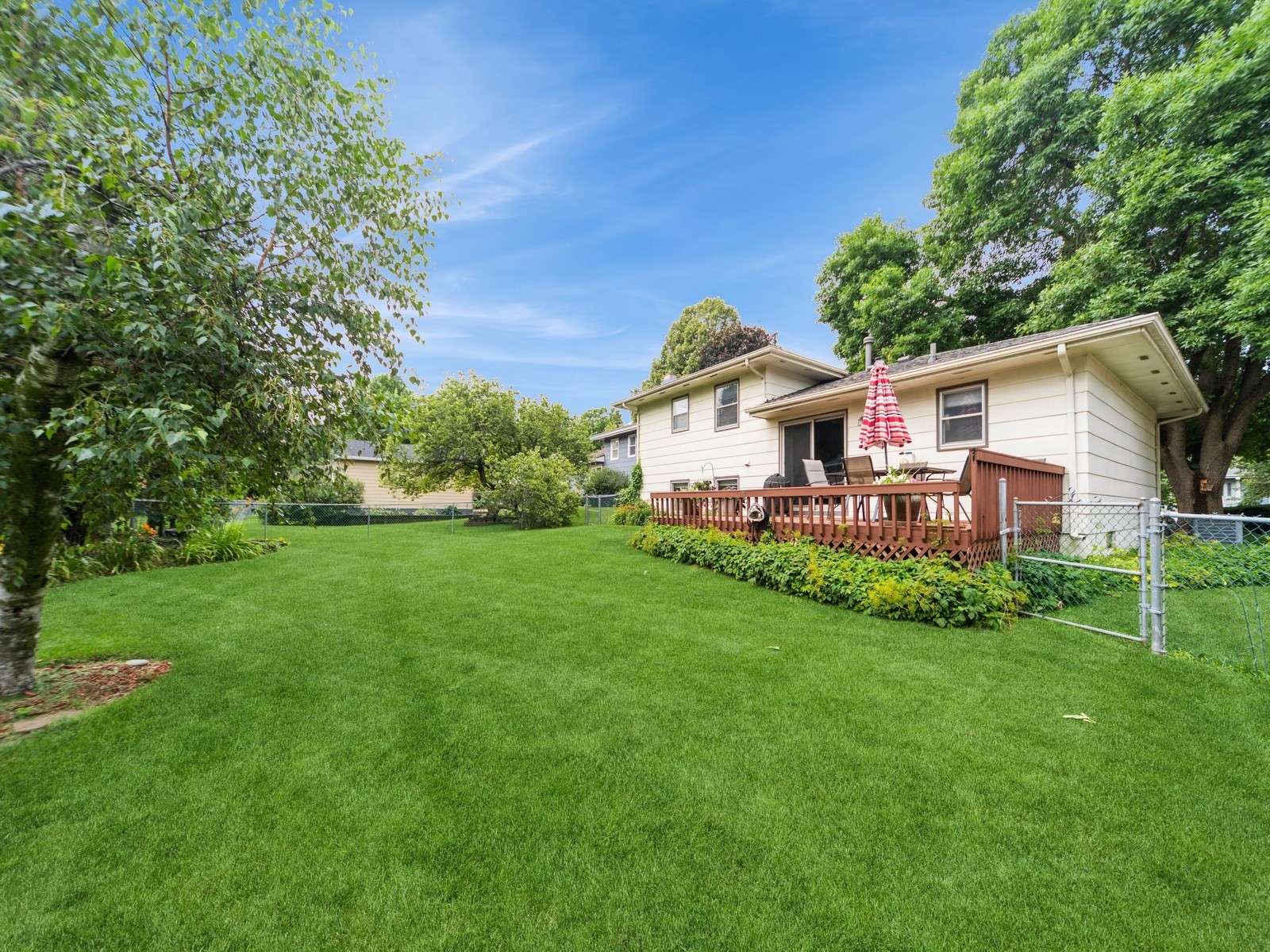 401 NW Valley View Drive
