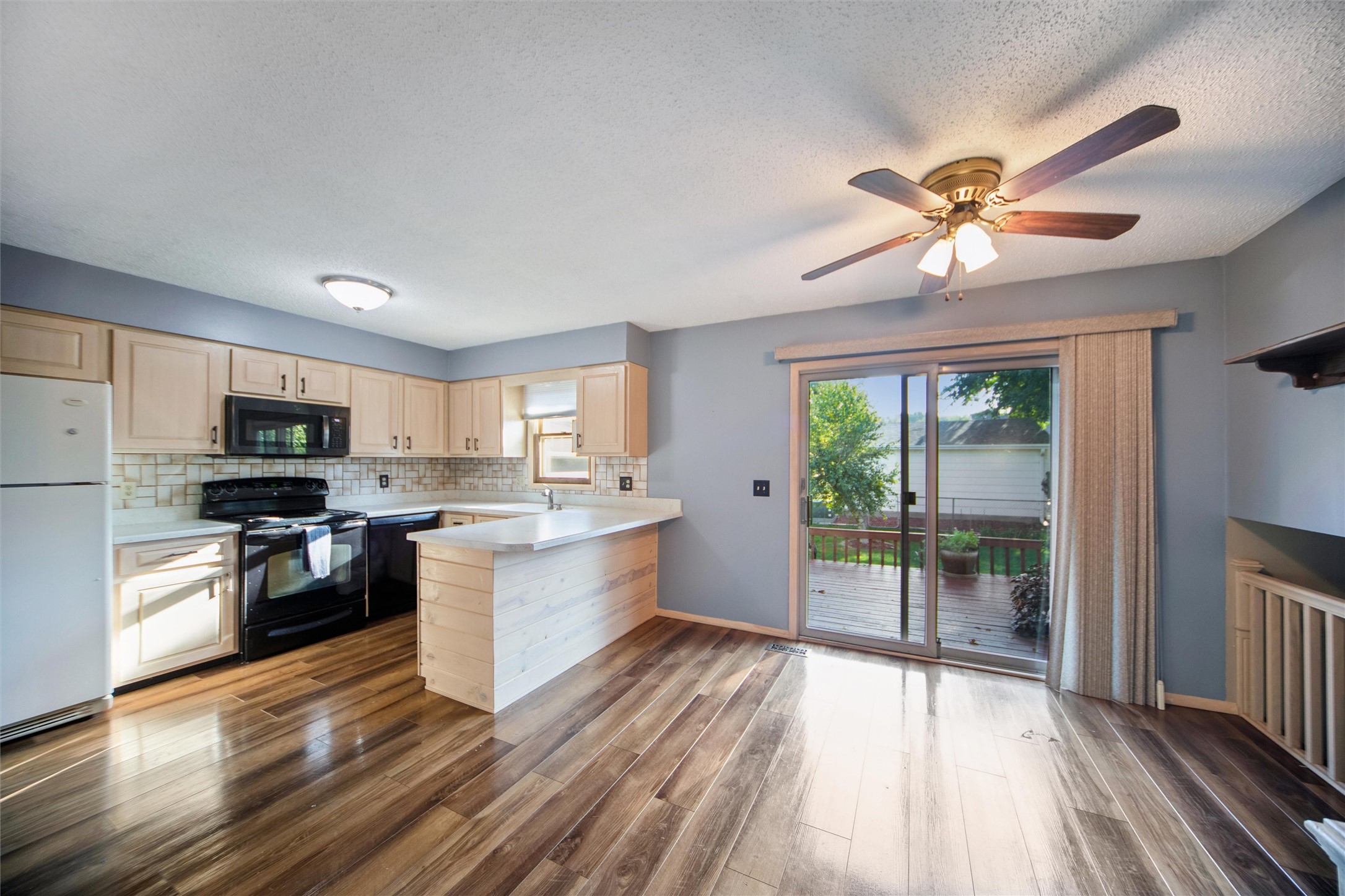 401 NW Valley View Drive