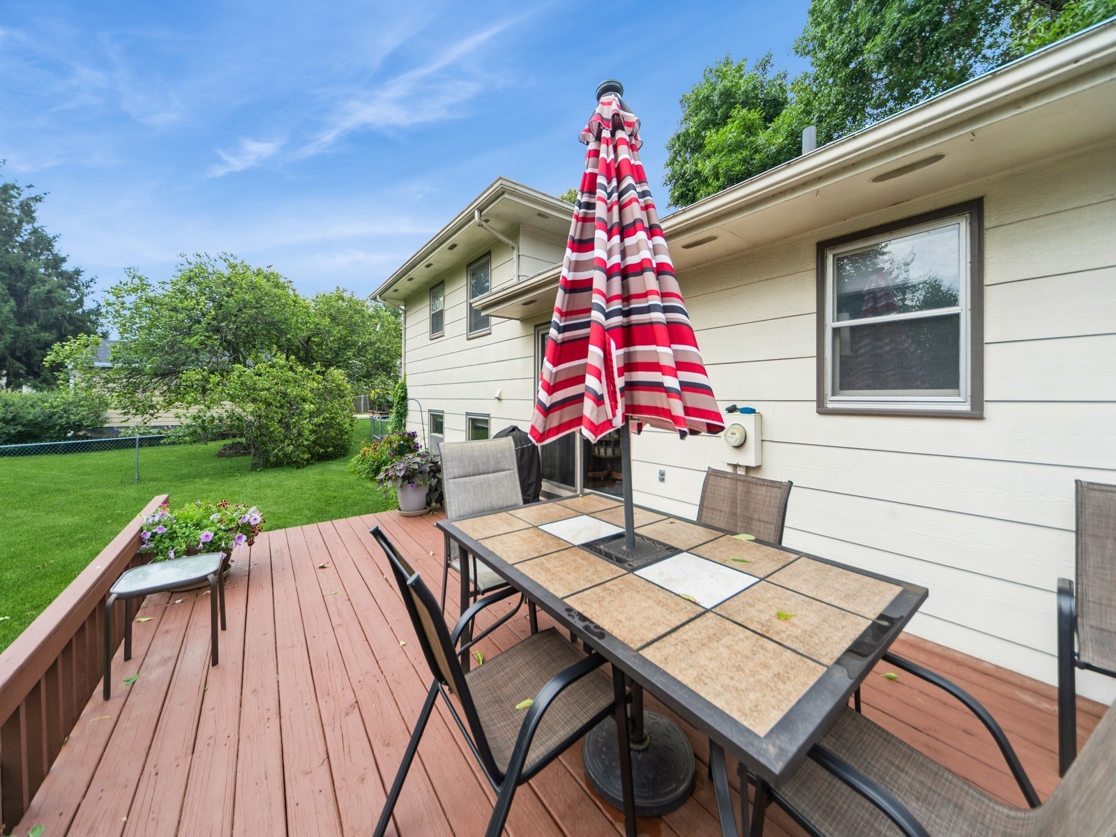 401 NW Valley View Drive