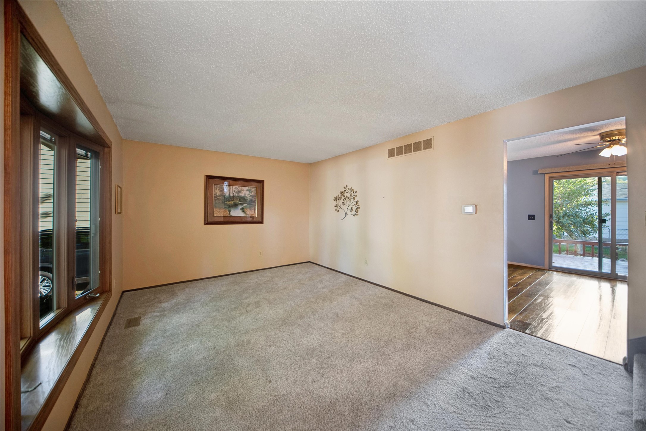 401 NW Valley View Drive