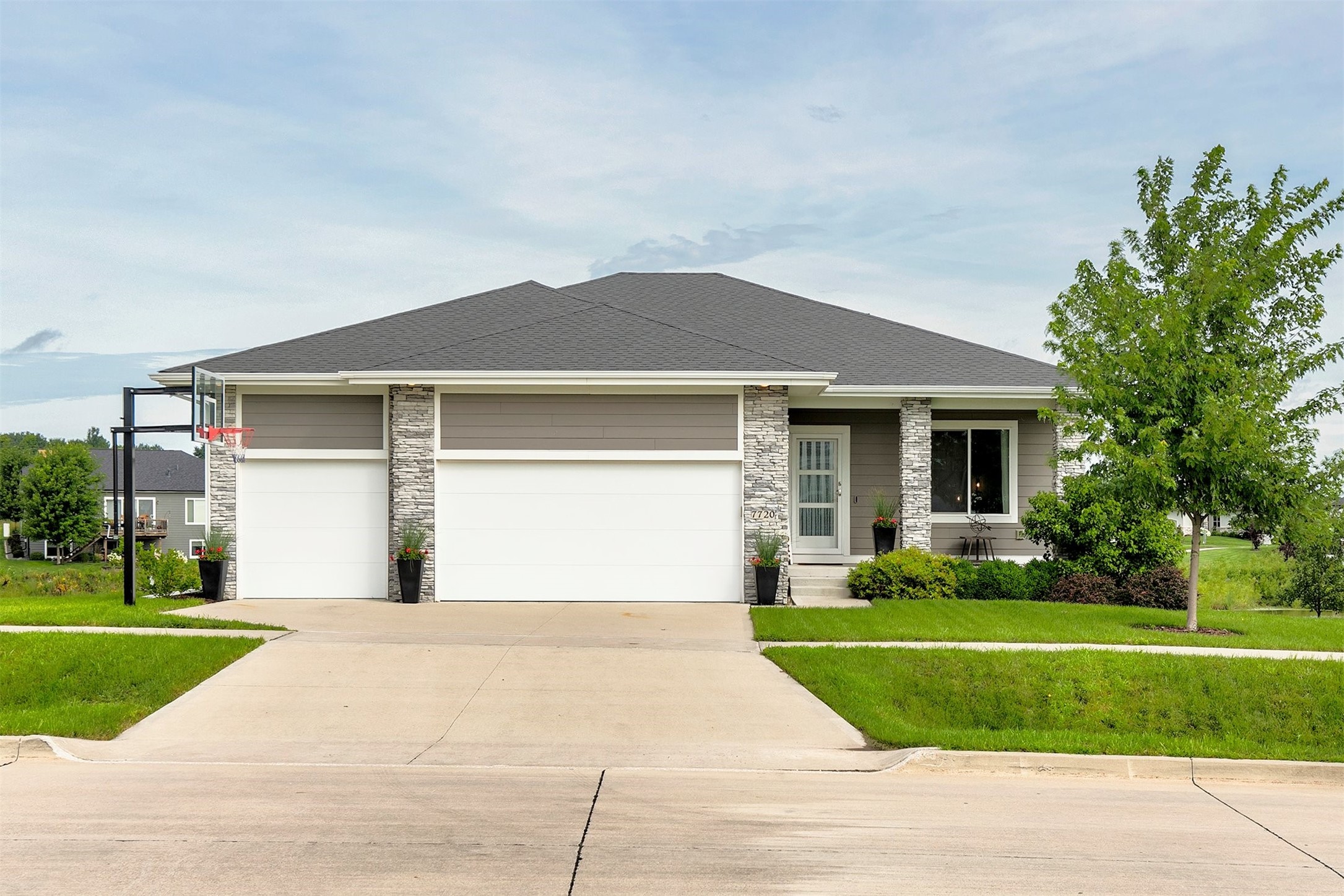 7720 NW 95th Court