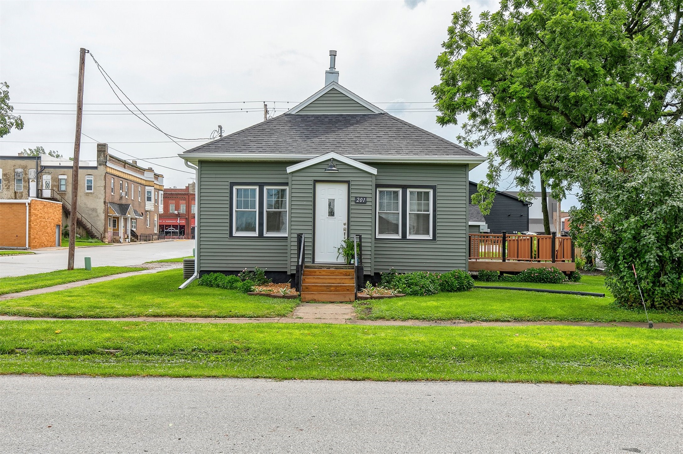 201 Walnut Avenue