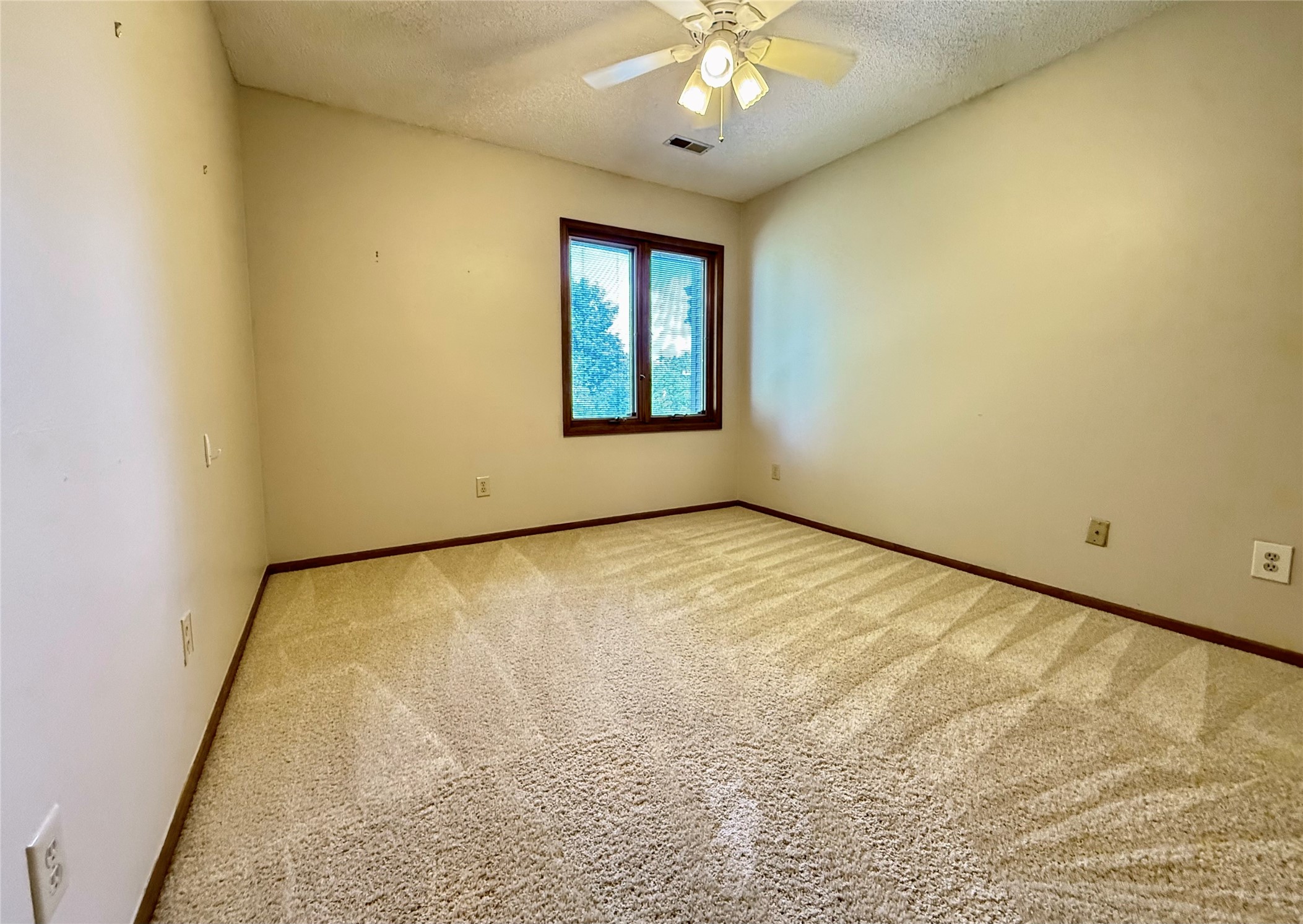 411 SE Delaware Avenue 304