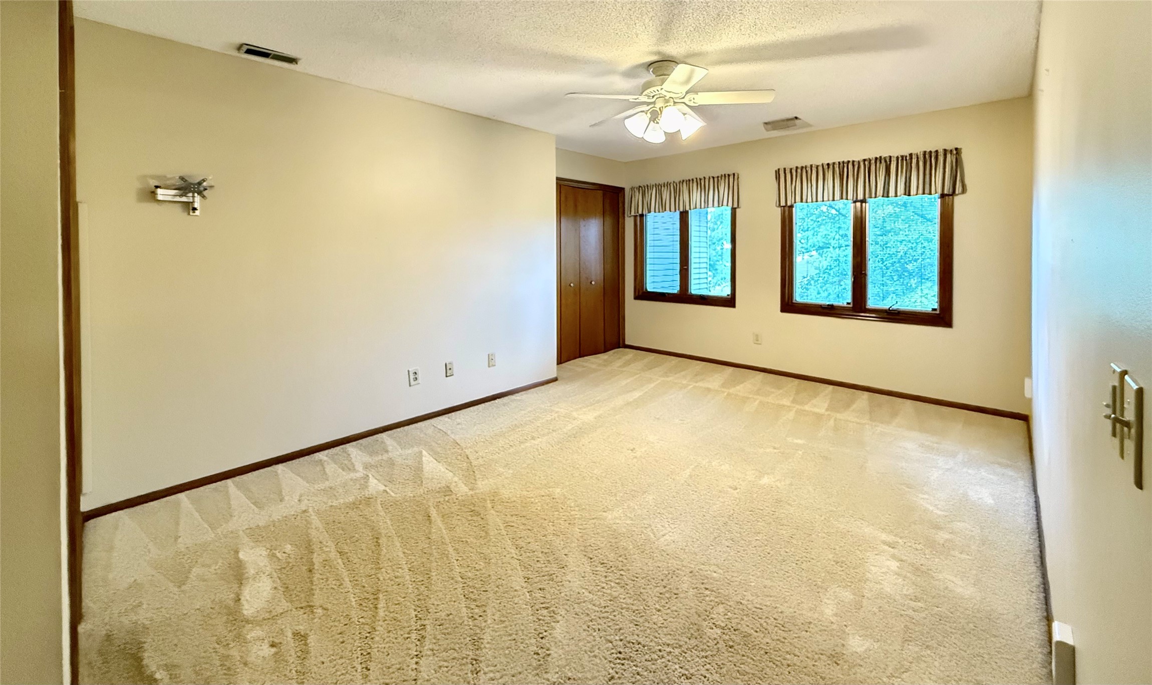 411 SE Delaware Avenue 304