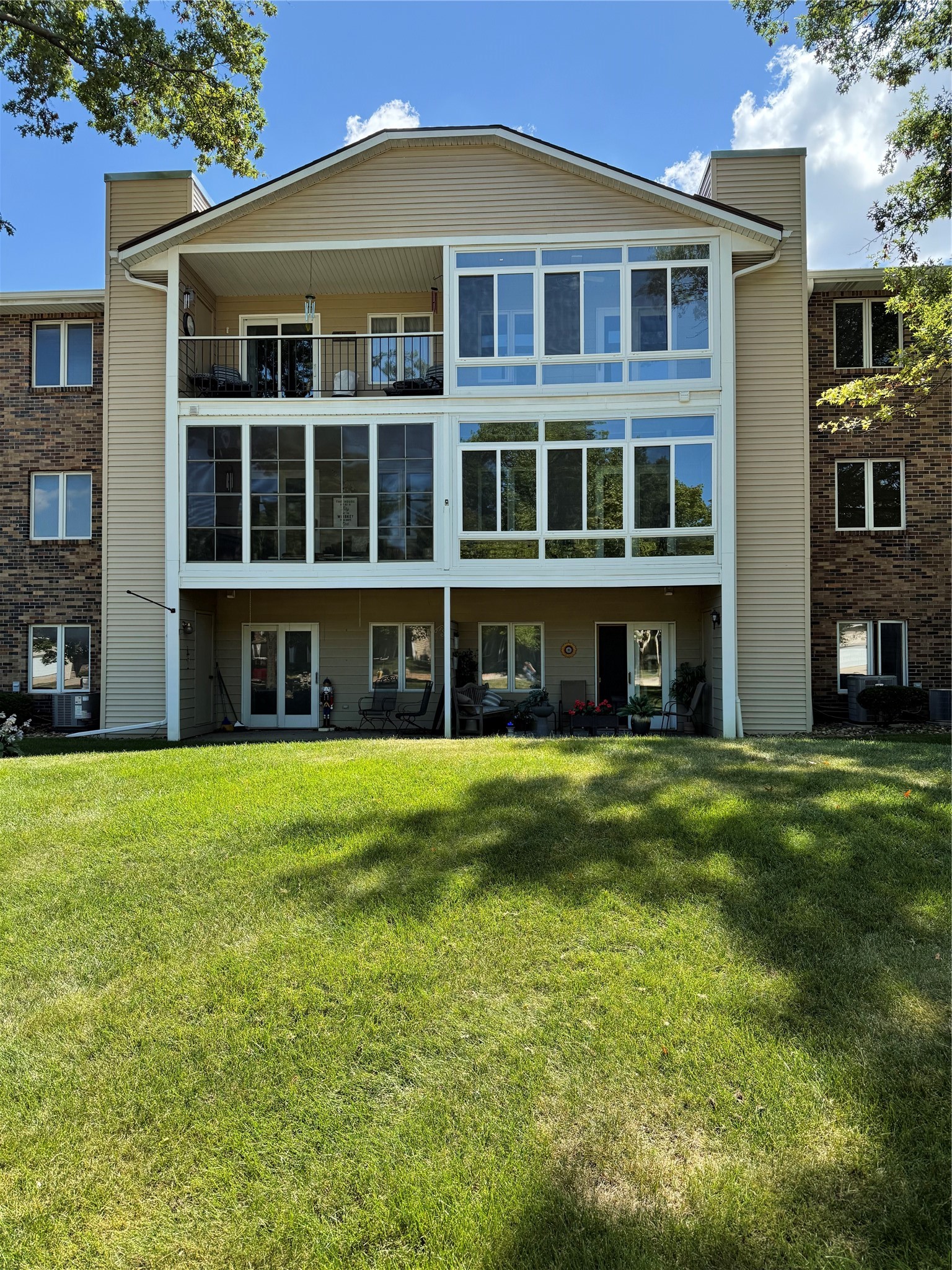 411 SE Delaware Avenue 304