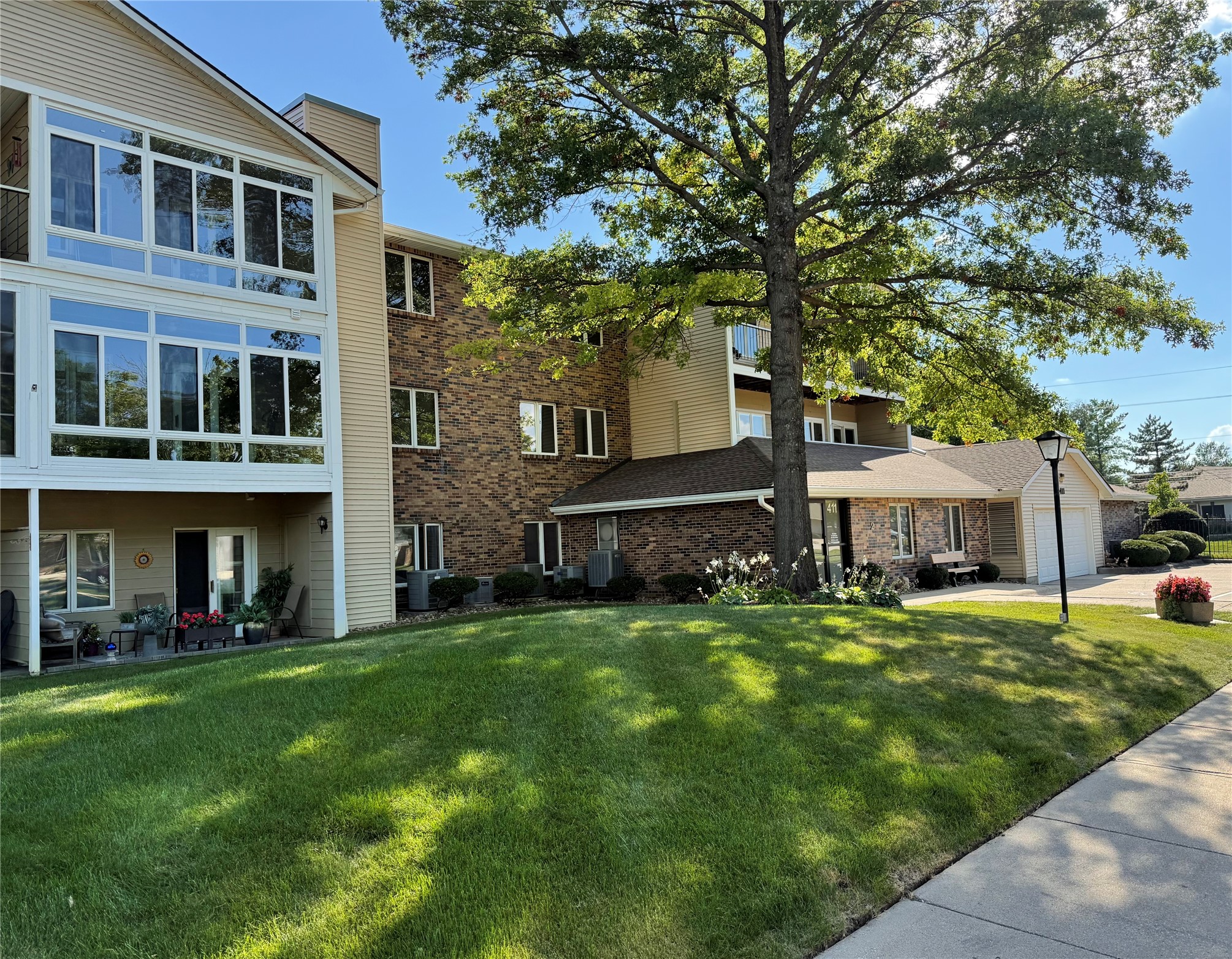 411 SE Delaware Avenue 304