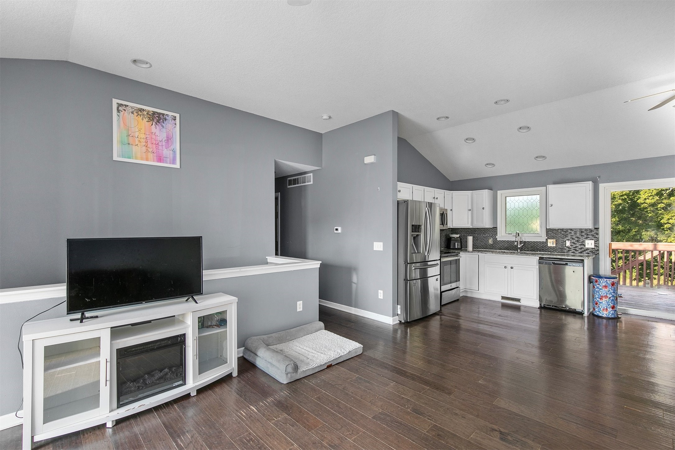 1220 E 38th Street