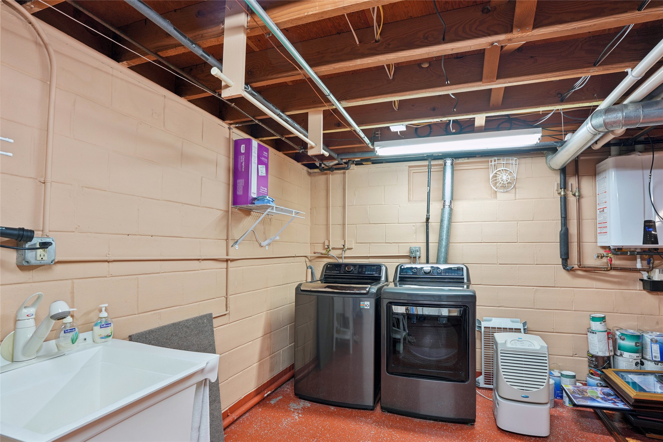 1520 E Tiffin Avenue