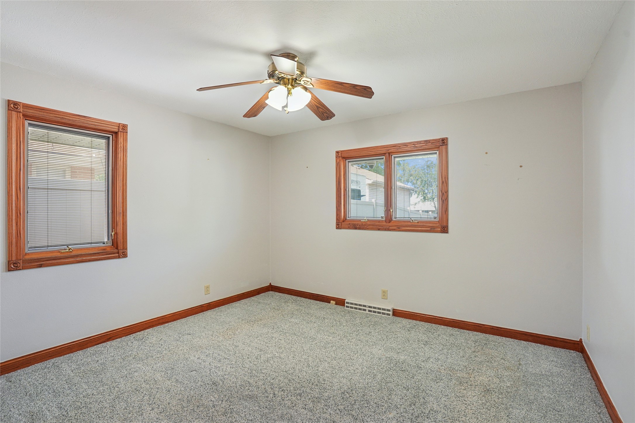 1520 E Tiffin Avenue