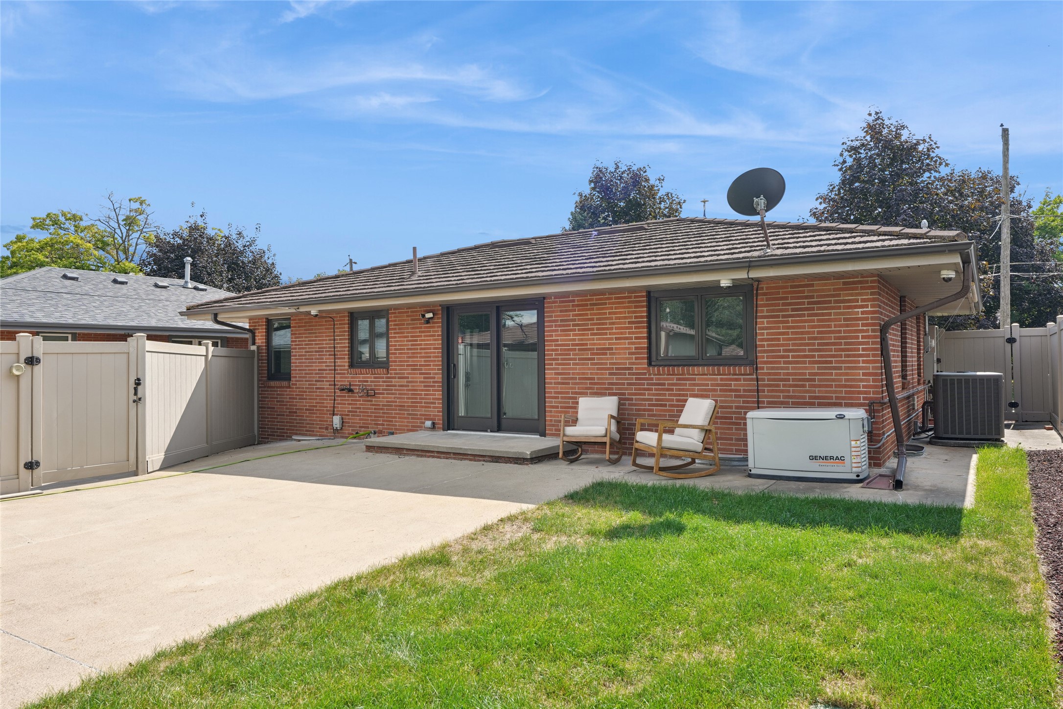 1520 E Tiffin Avenue