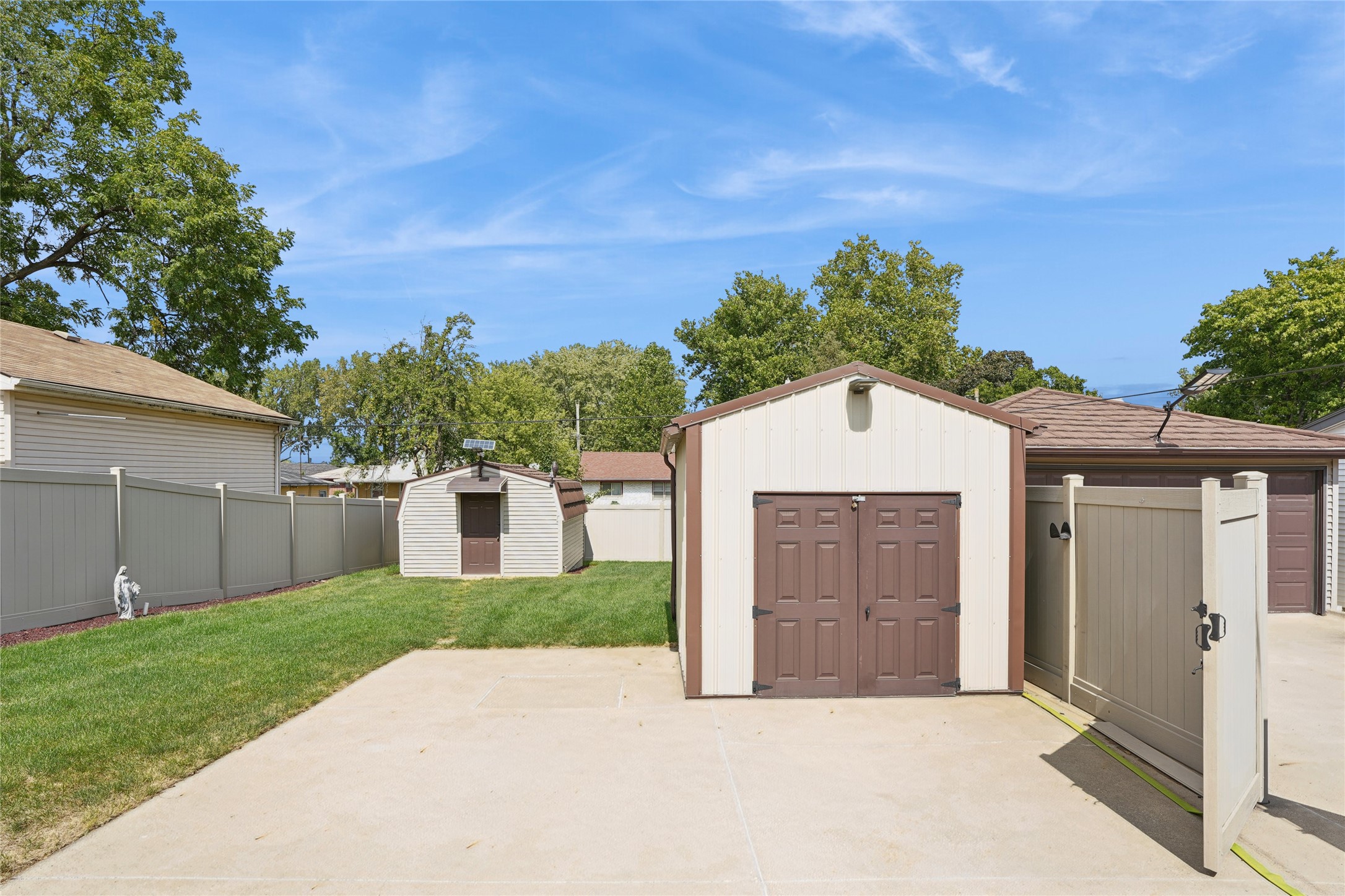 1520 E Tiffin Avenue