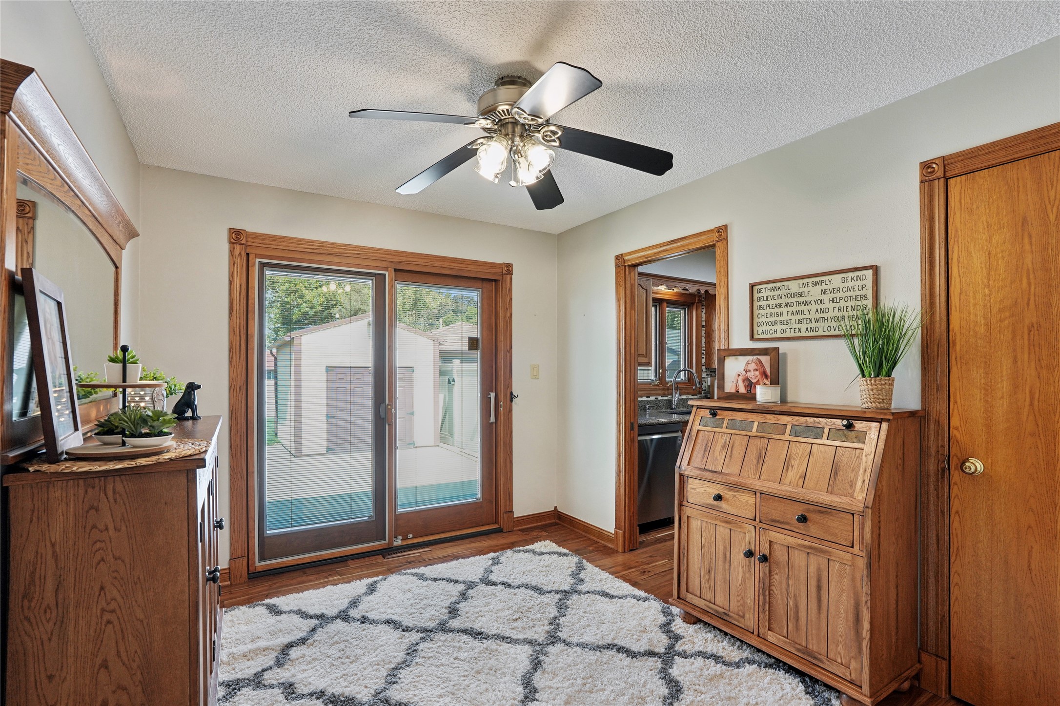 1520 E Tiffin Avenue