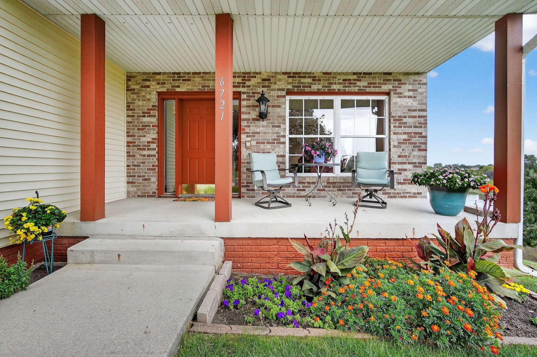 6721 Three Lakes Parkway