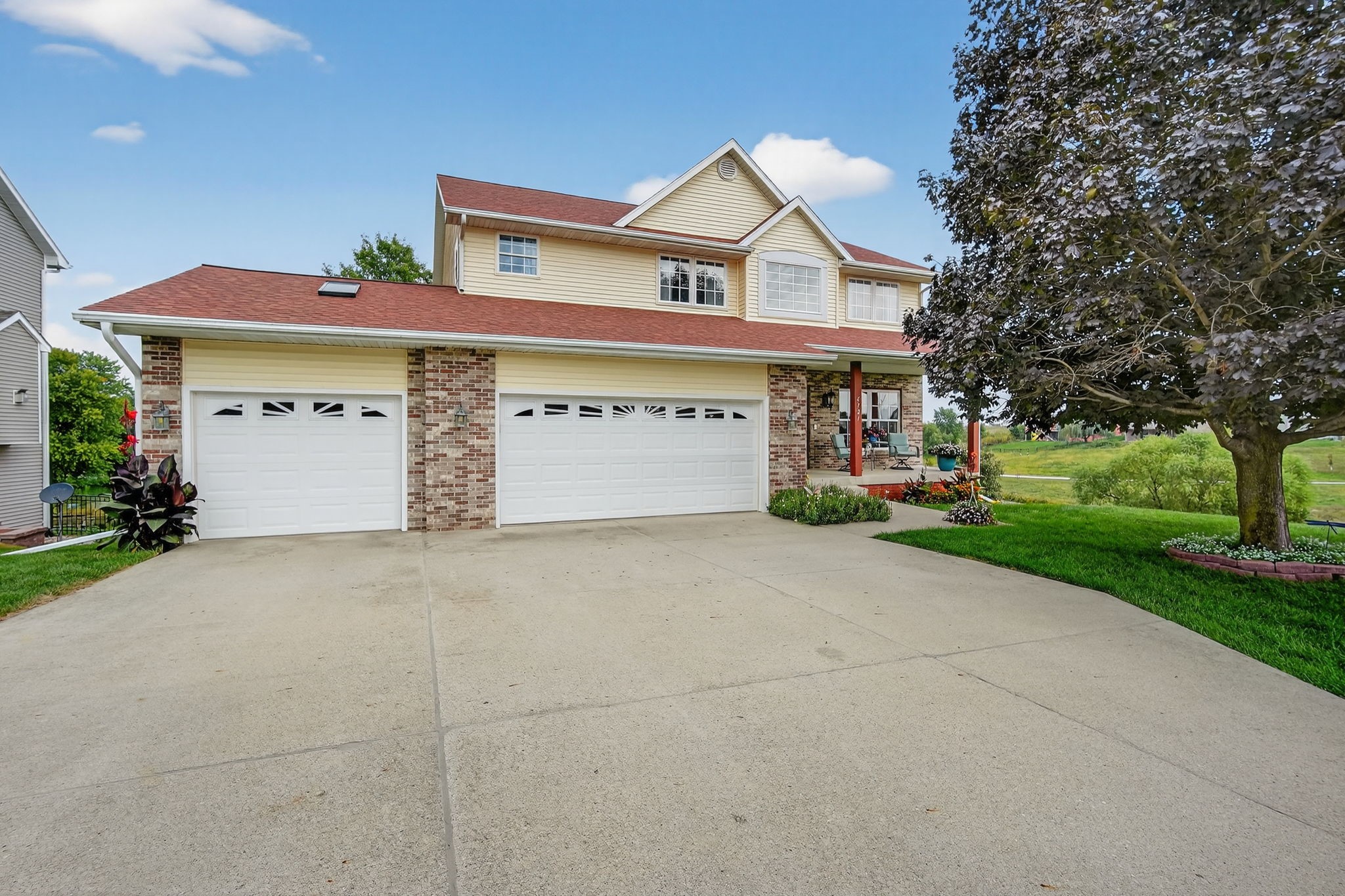 6721 Three Lakes Parkway