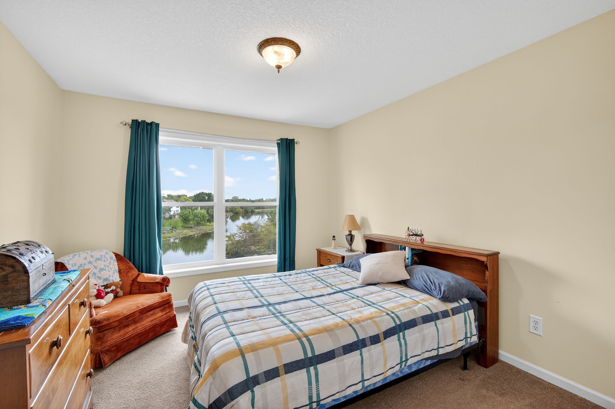 6721 Three Lakes Parkway