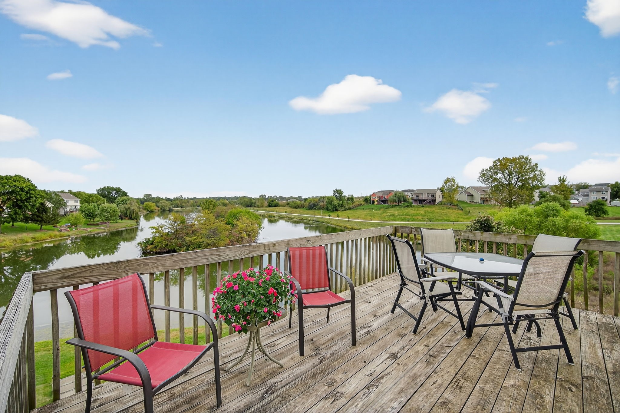 6721 Three Lakes Parkway