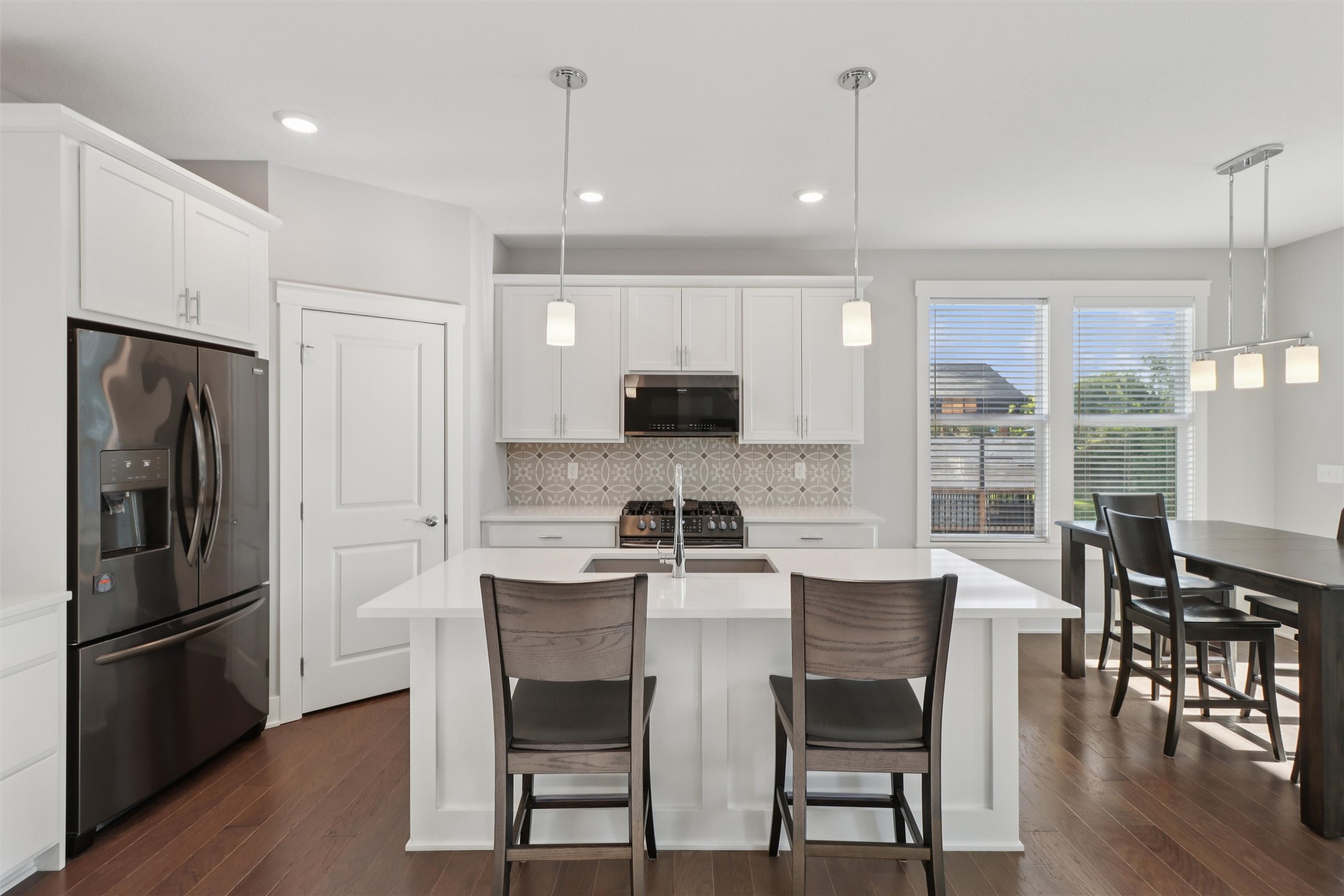 420 NW Georgetown Drive