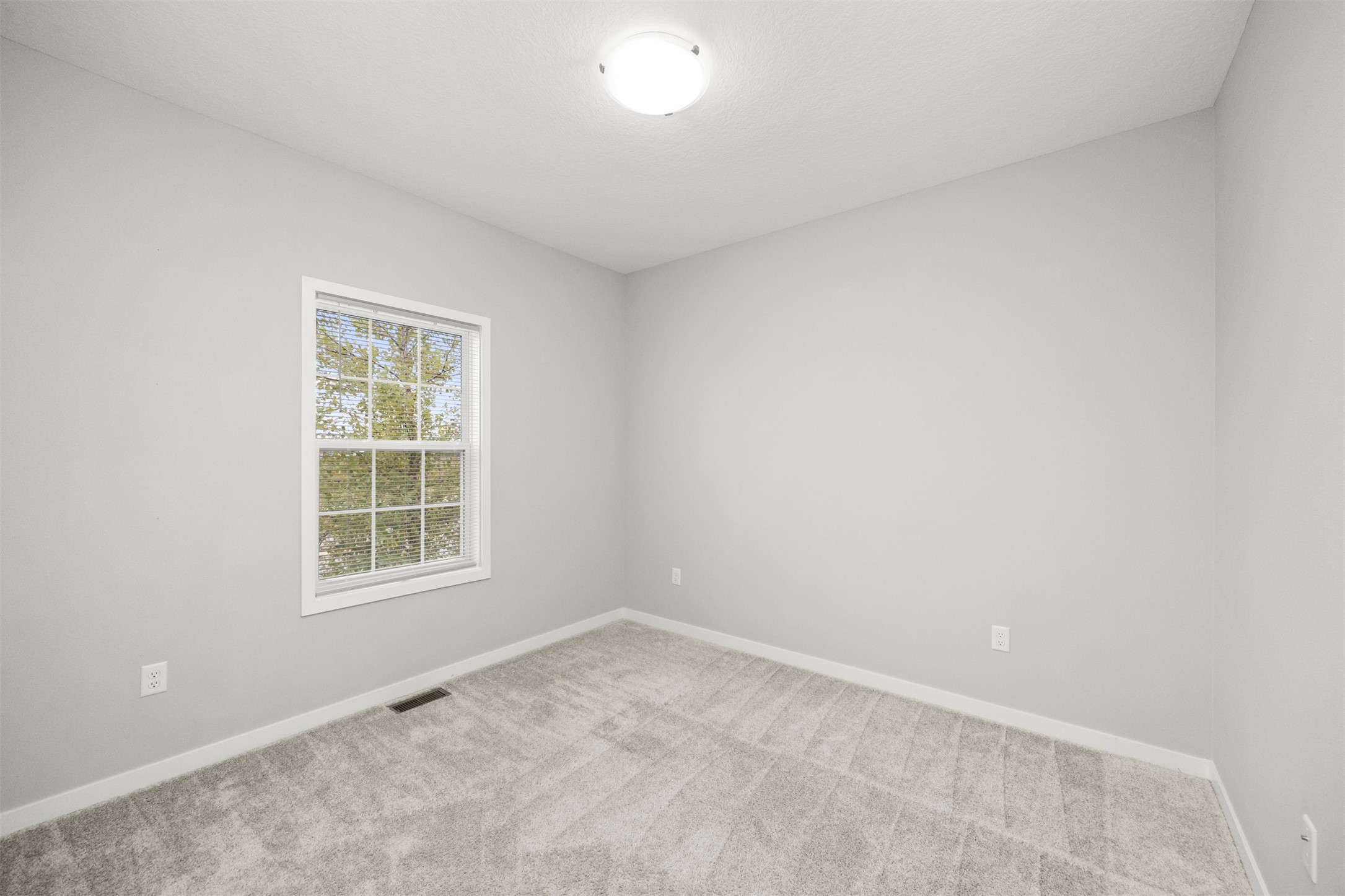 512 SW Prairie Trail Parkway
