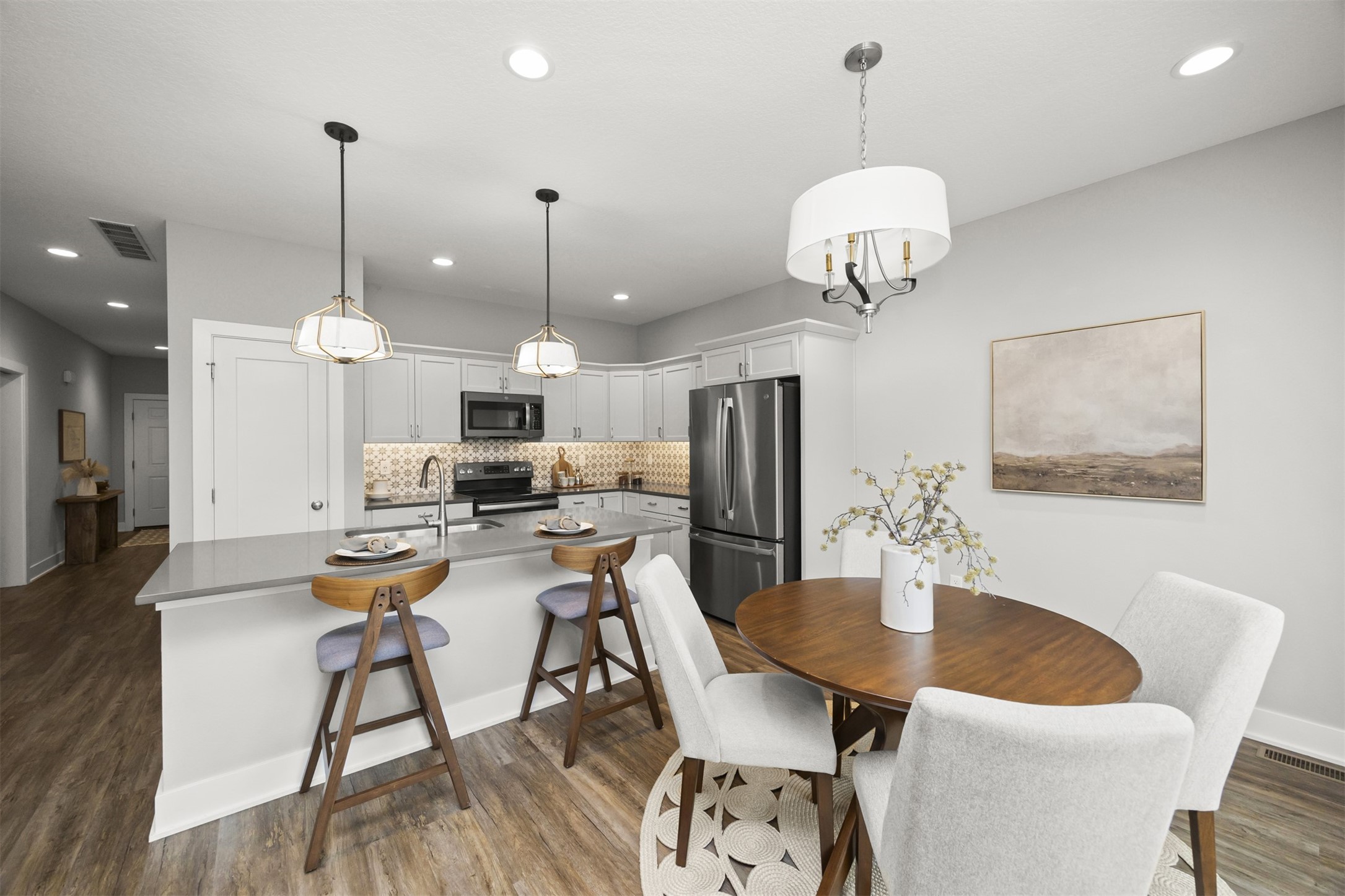 512 SW Prairie Trail Parkway