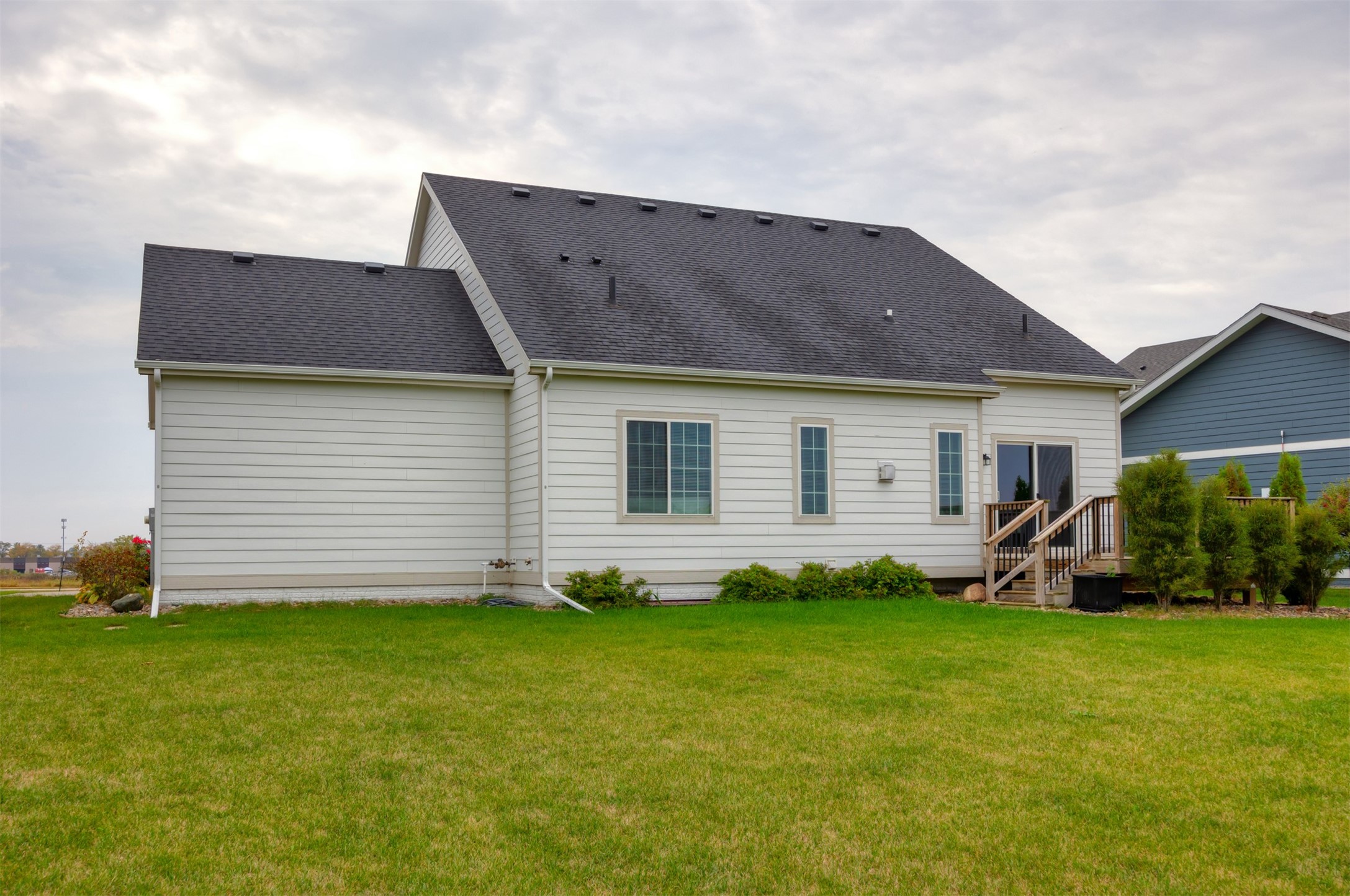 512 SW Prairie Trail Parkway