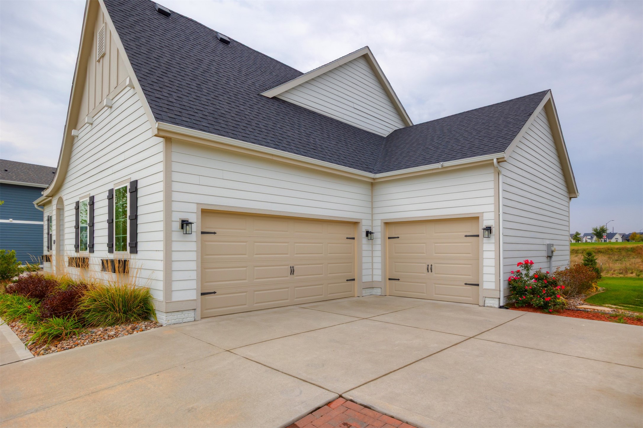 512 SW Prairie Trail Parkway