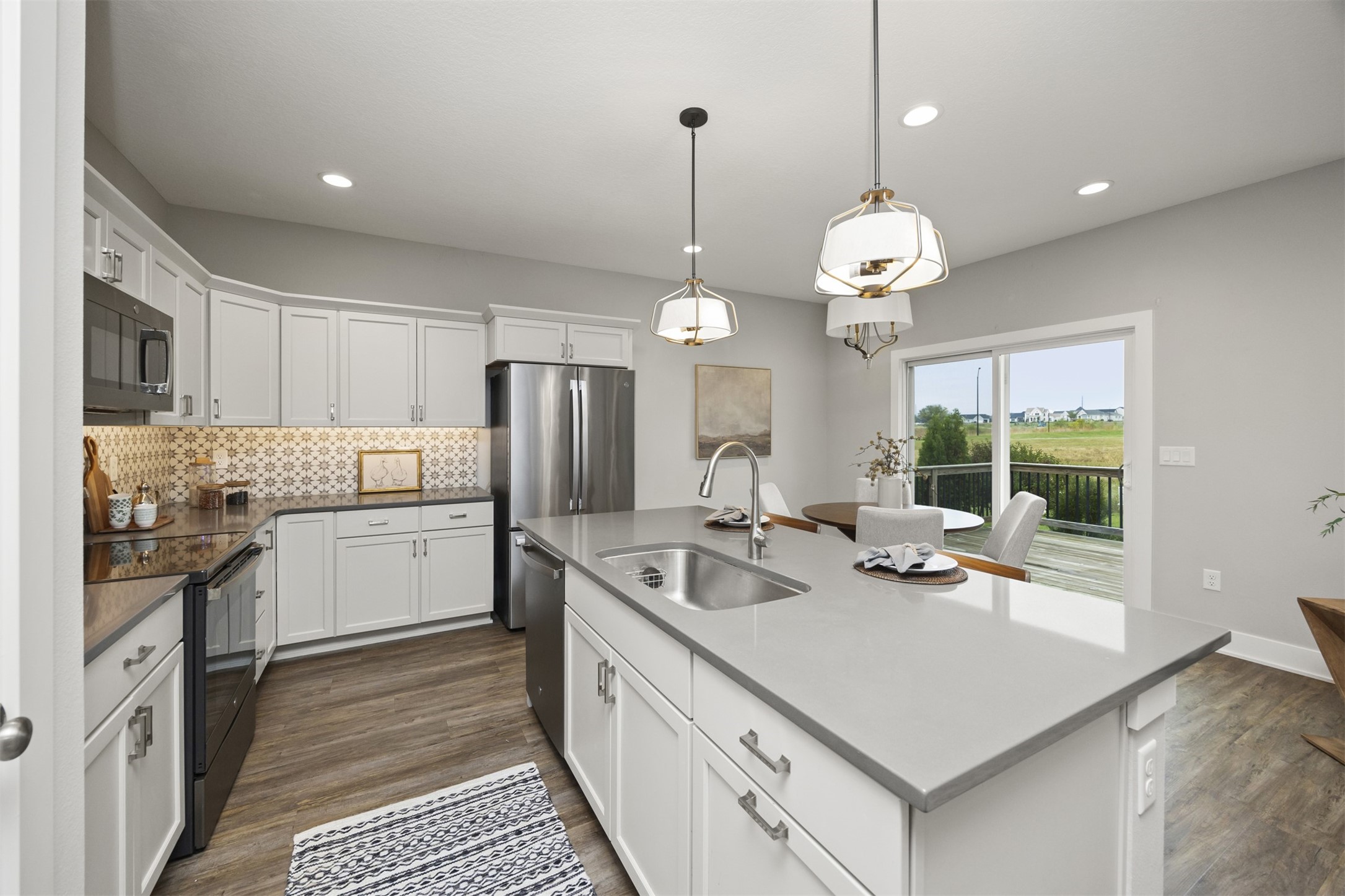 512 SW Prairie Trail Parkway
