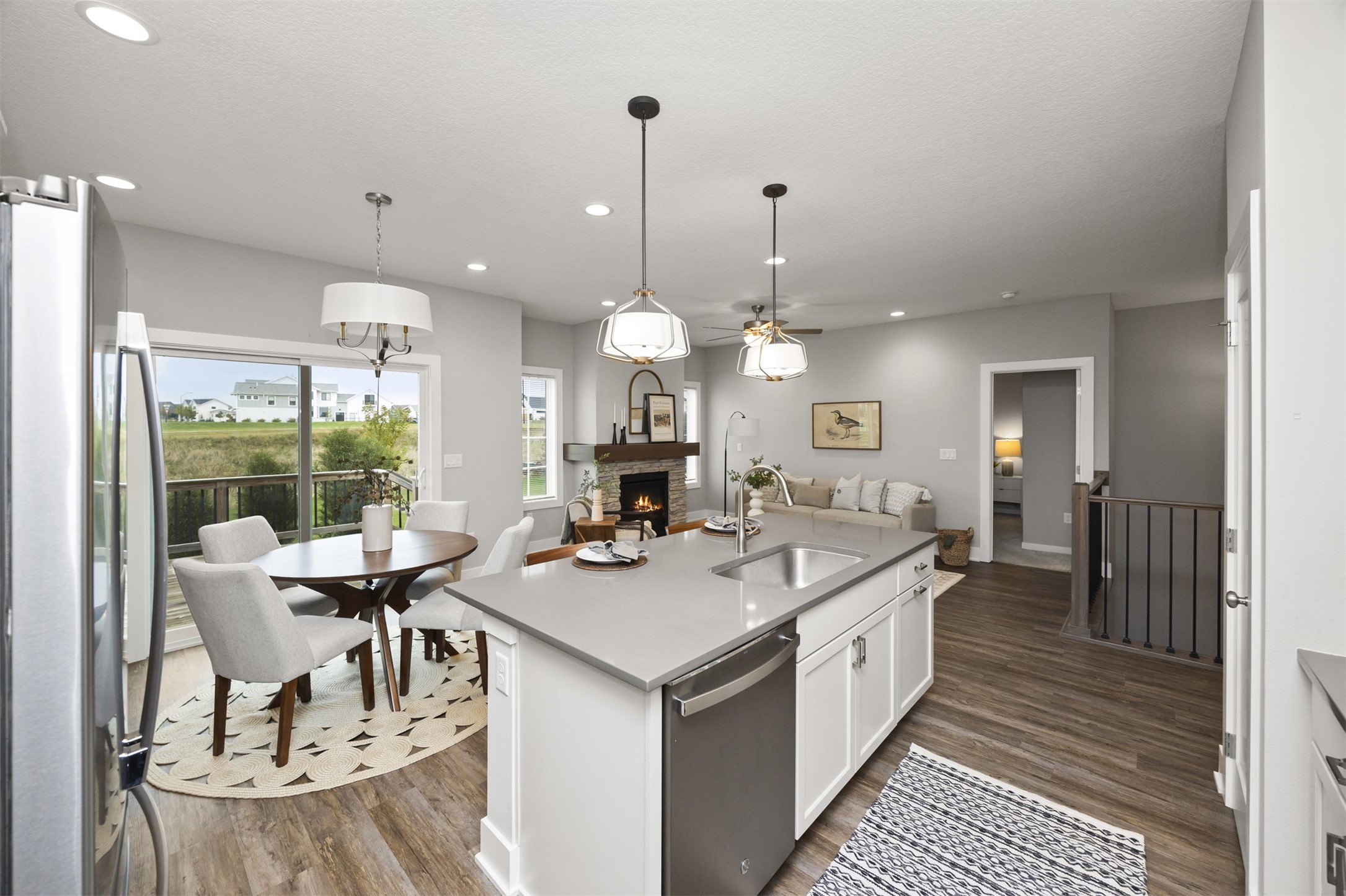 512 SW Prairie Trail Parkway