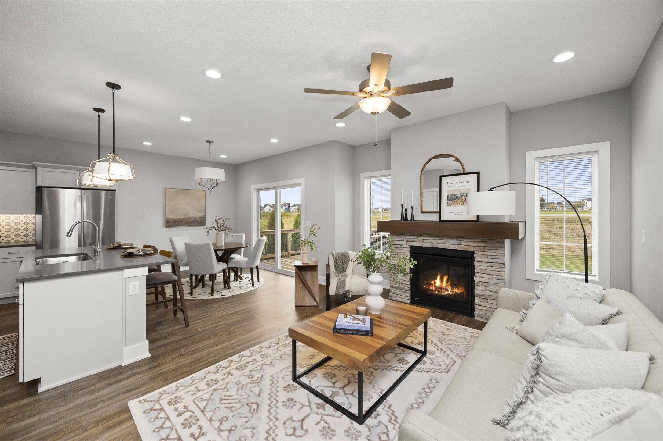 512 SW Prairie Trail Parkway