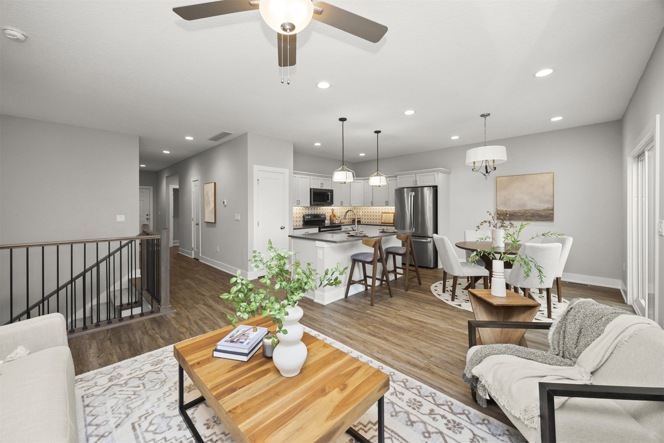 512 SW Prairie Trail Parkway