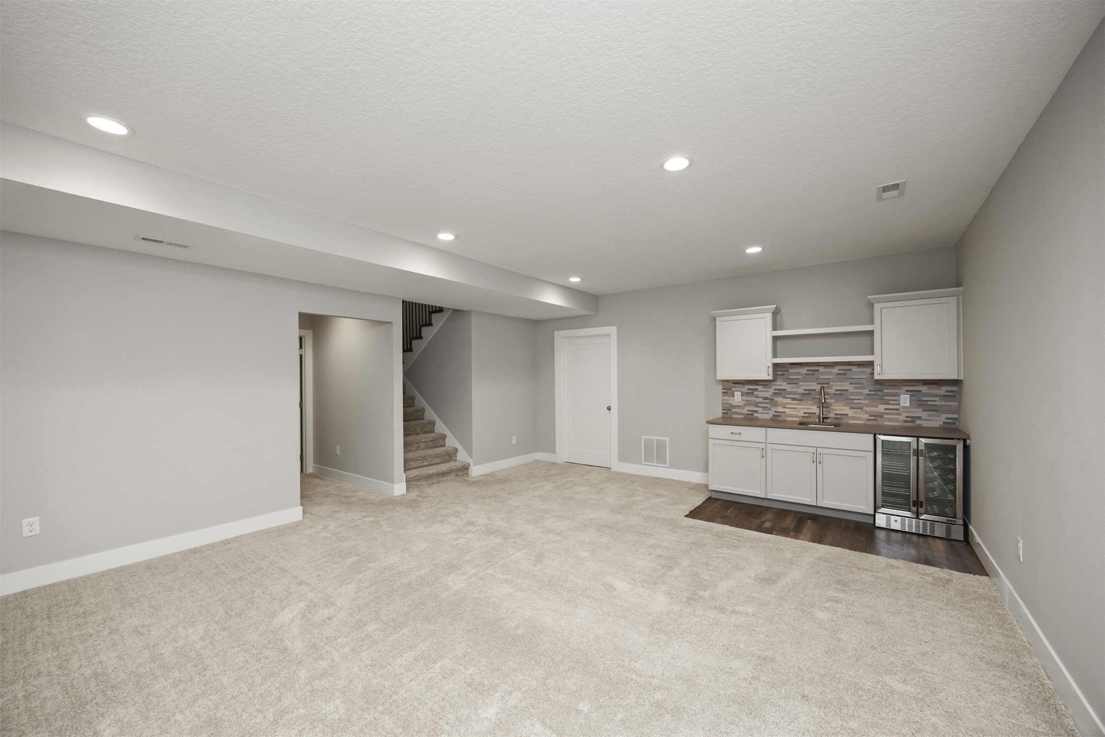 512 SW Prairie Trail Parkway