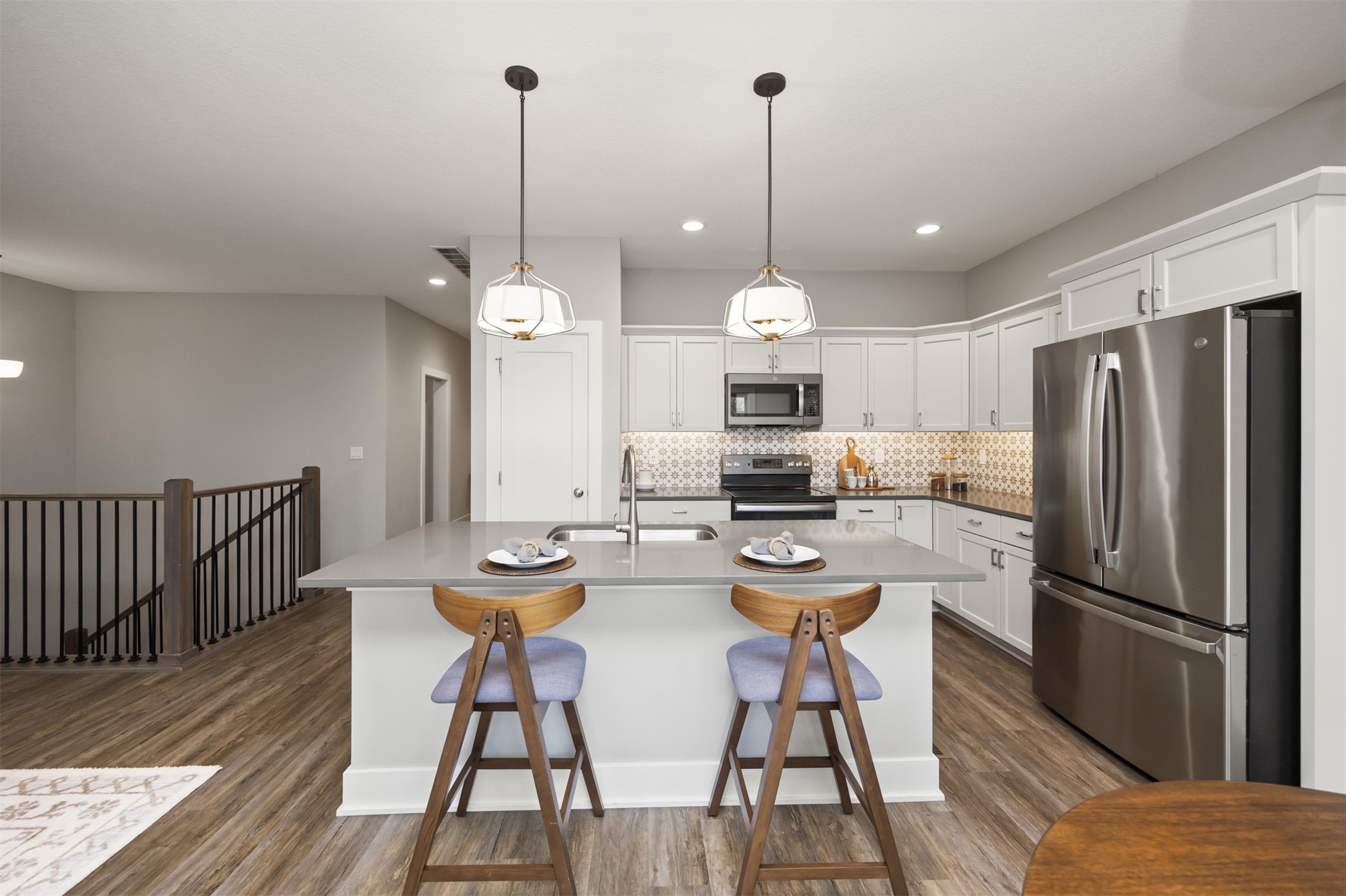 512 SW Prairie Trail Parkway