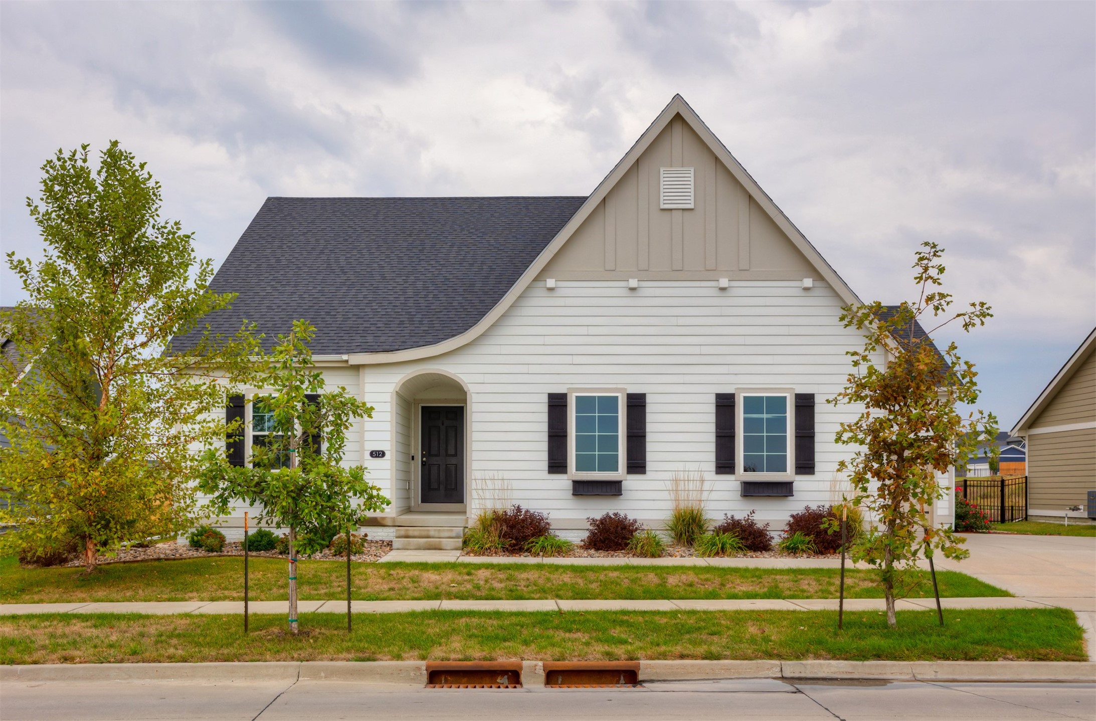 512 SW Prairie Trail Parkway