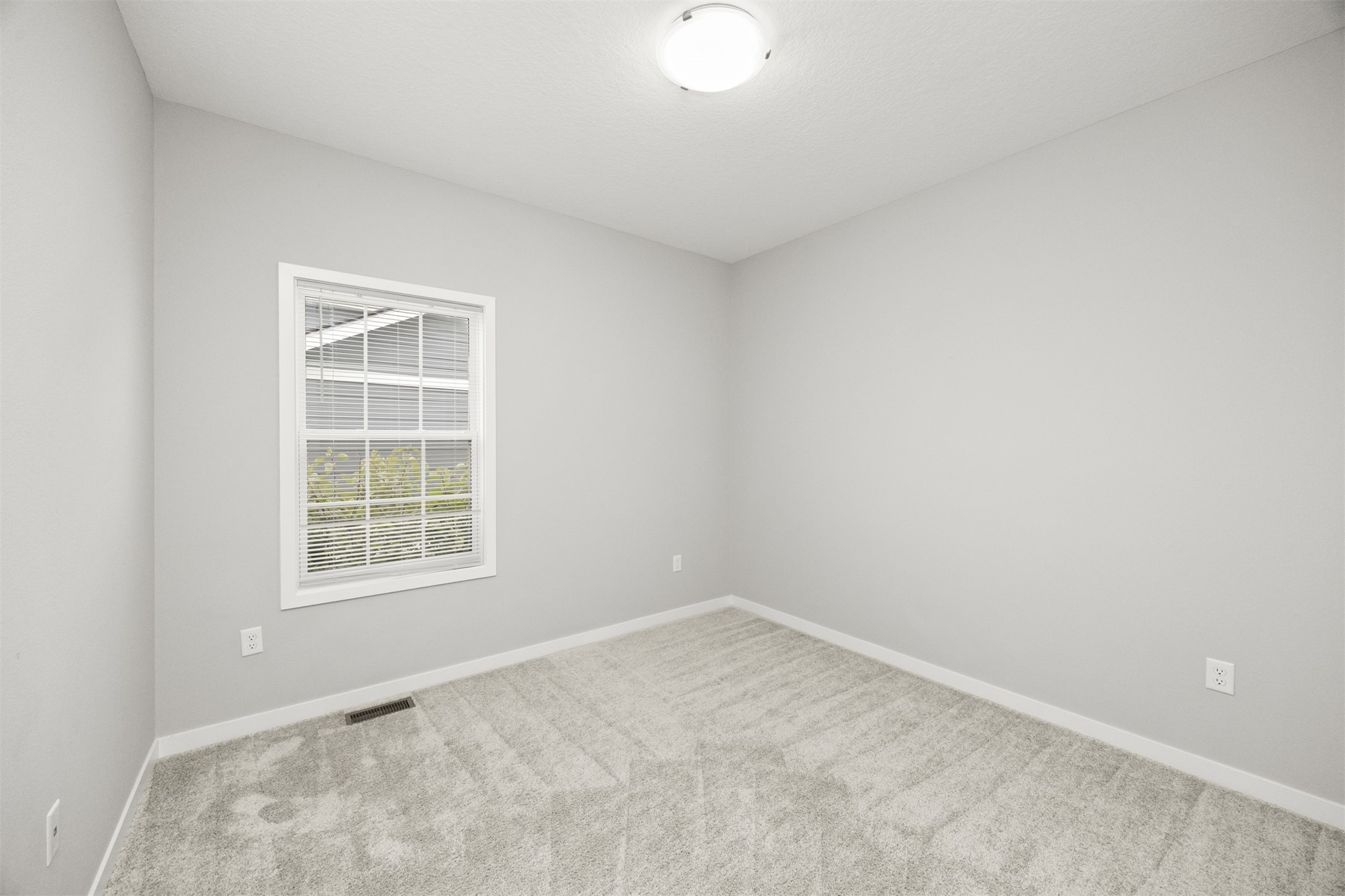 512 SW Prairie Trail Parkway