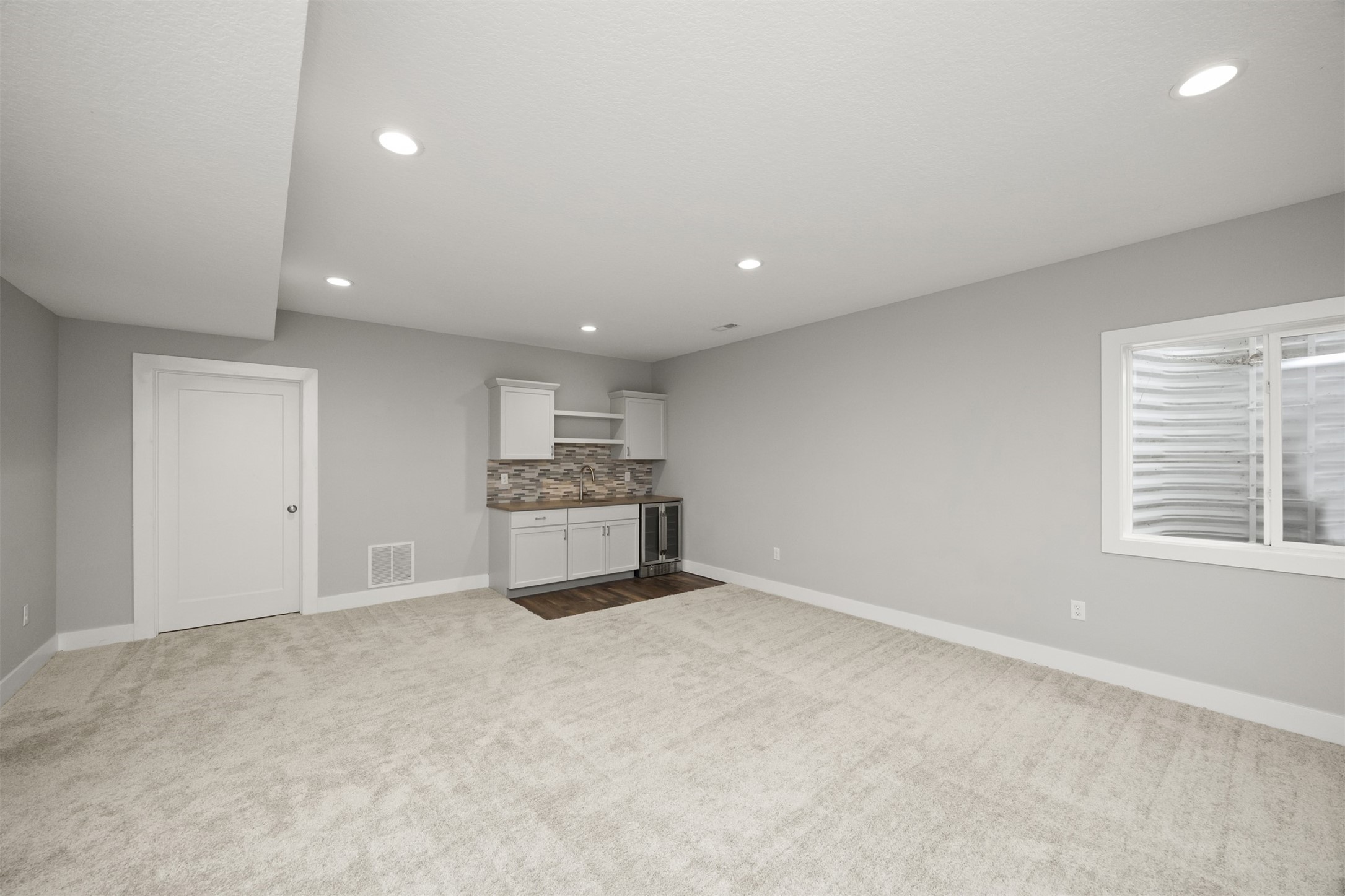 512 SW Prairie Trail Parkway