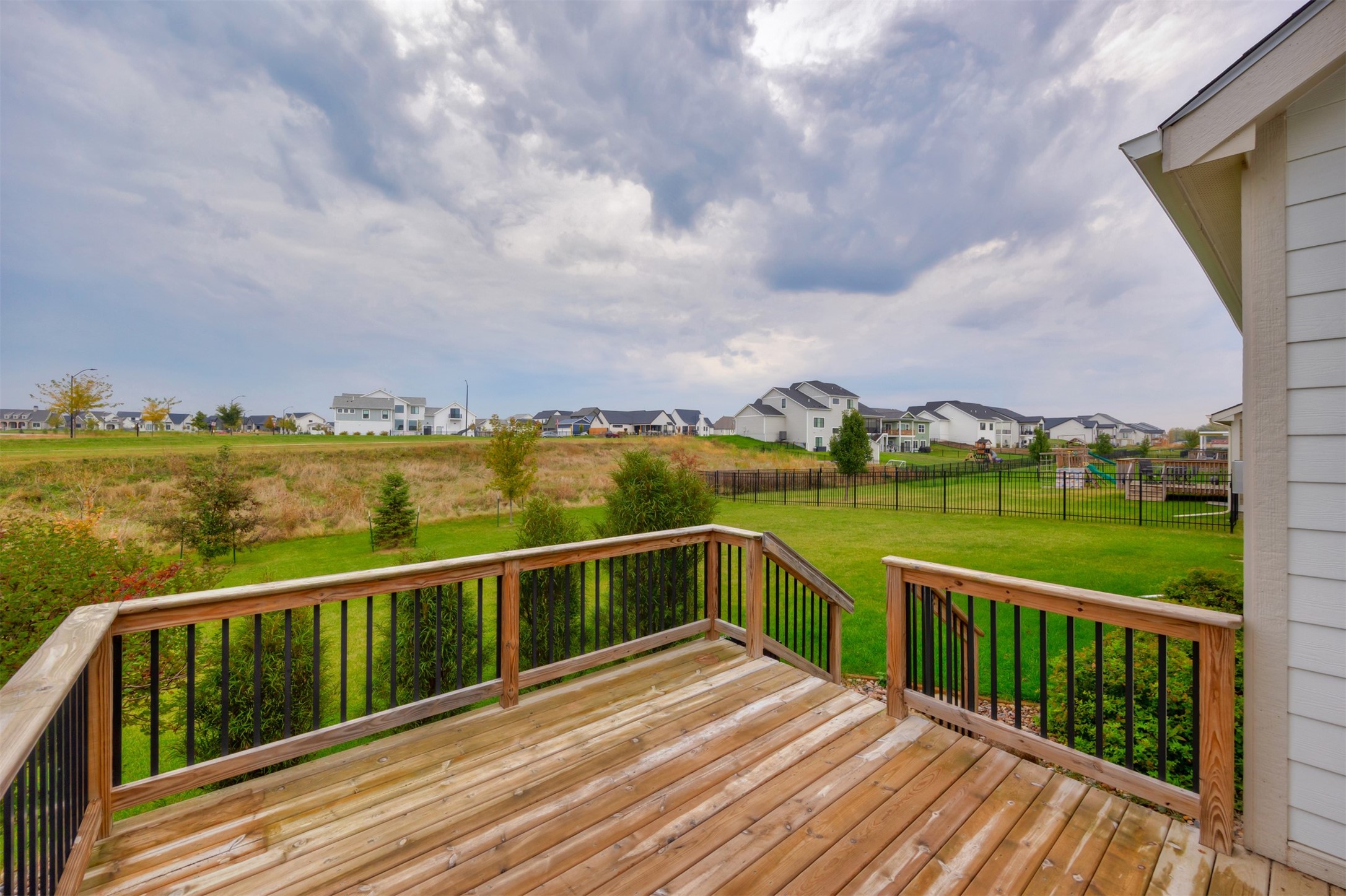 512 SW Prairie Trail Parkway