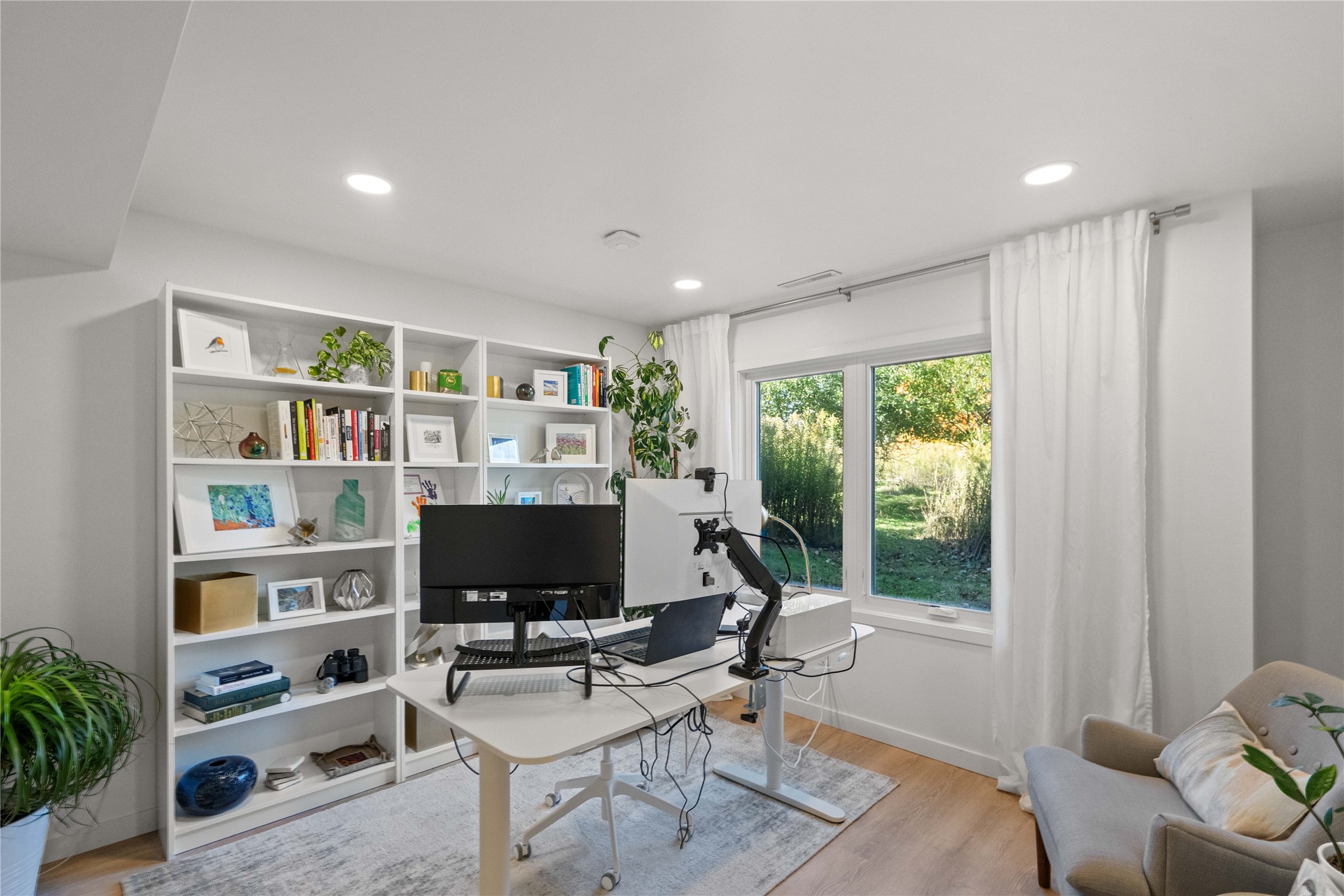 8187 NW Beaver Drive