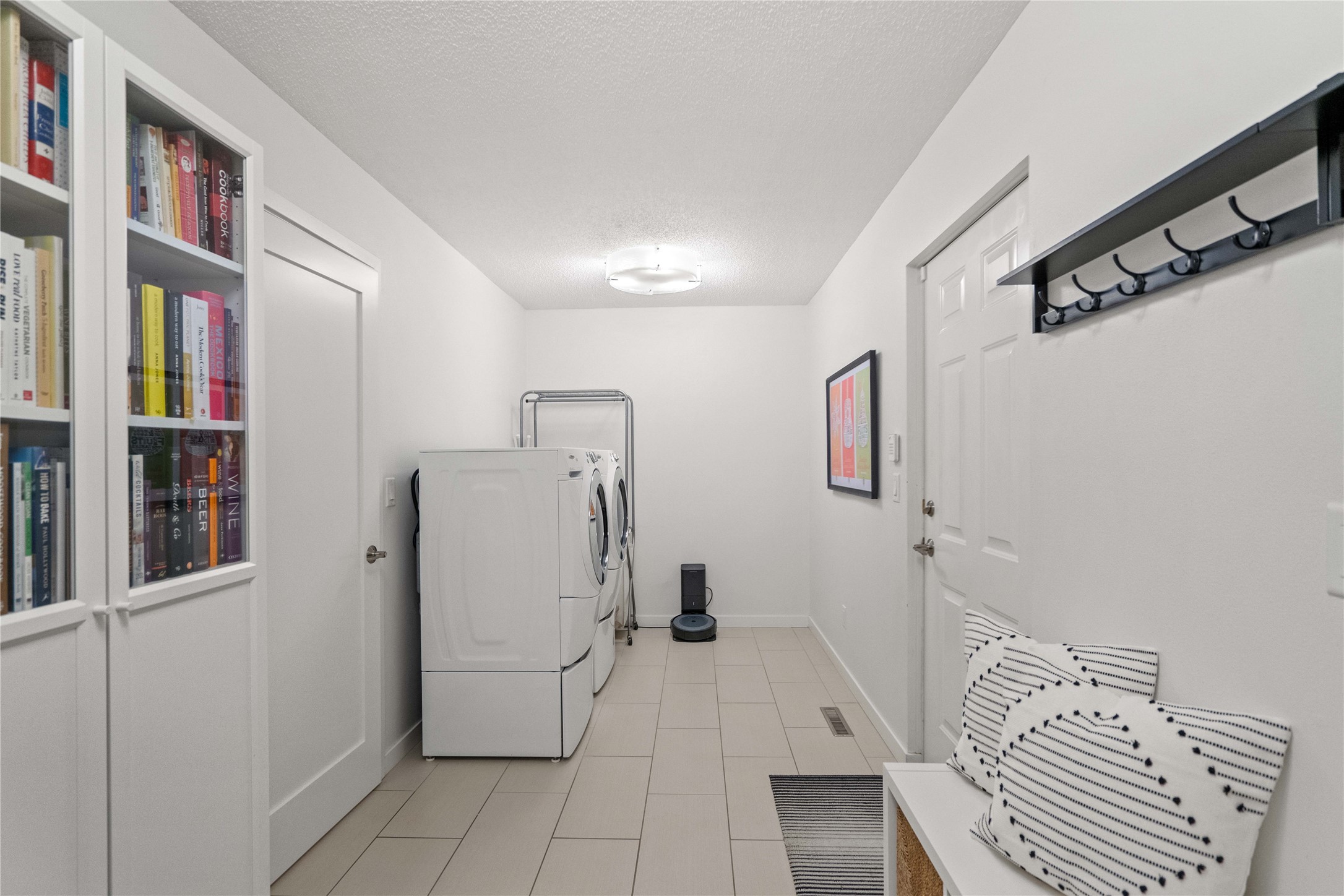 8187 NW Beaver Drive