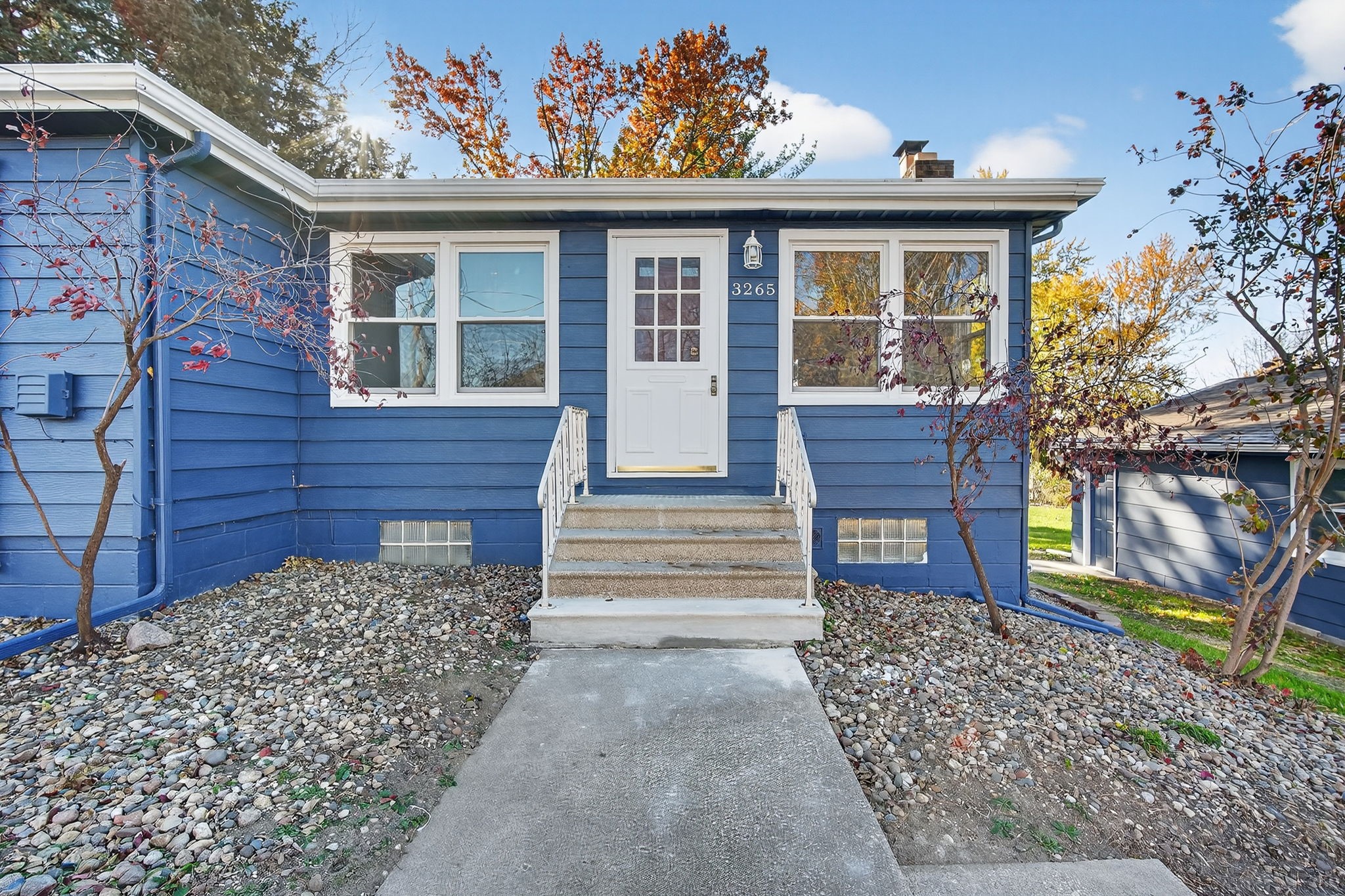 3265 E Washington Avenue