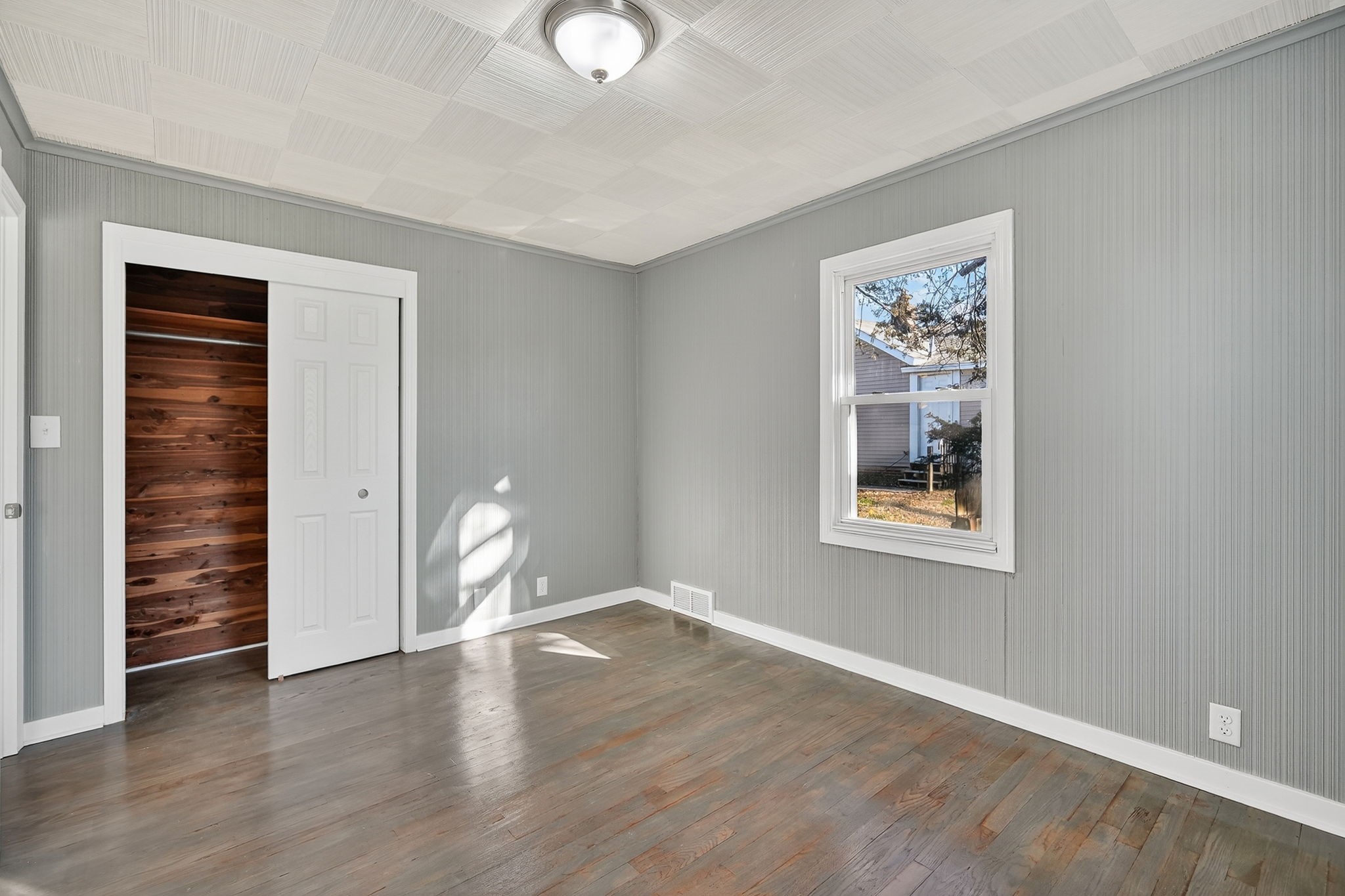 3265 E Washington Avenue