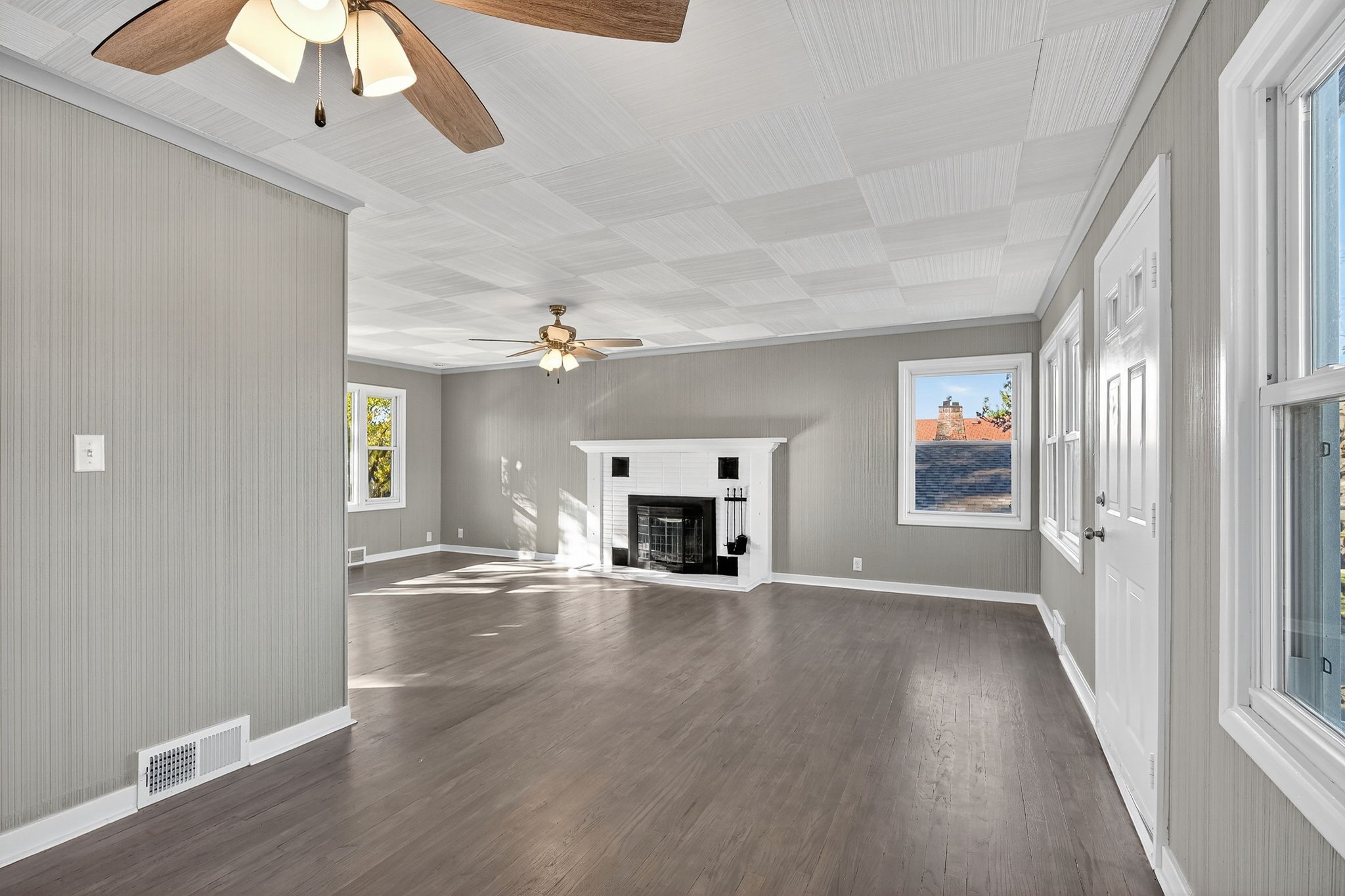 3265 E Washington Avenue