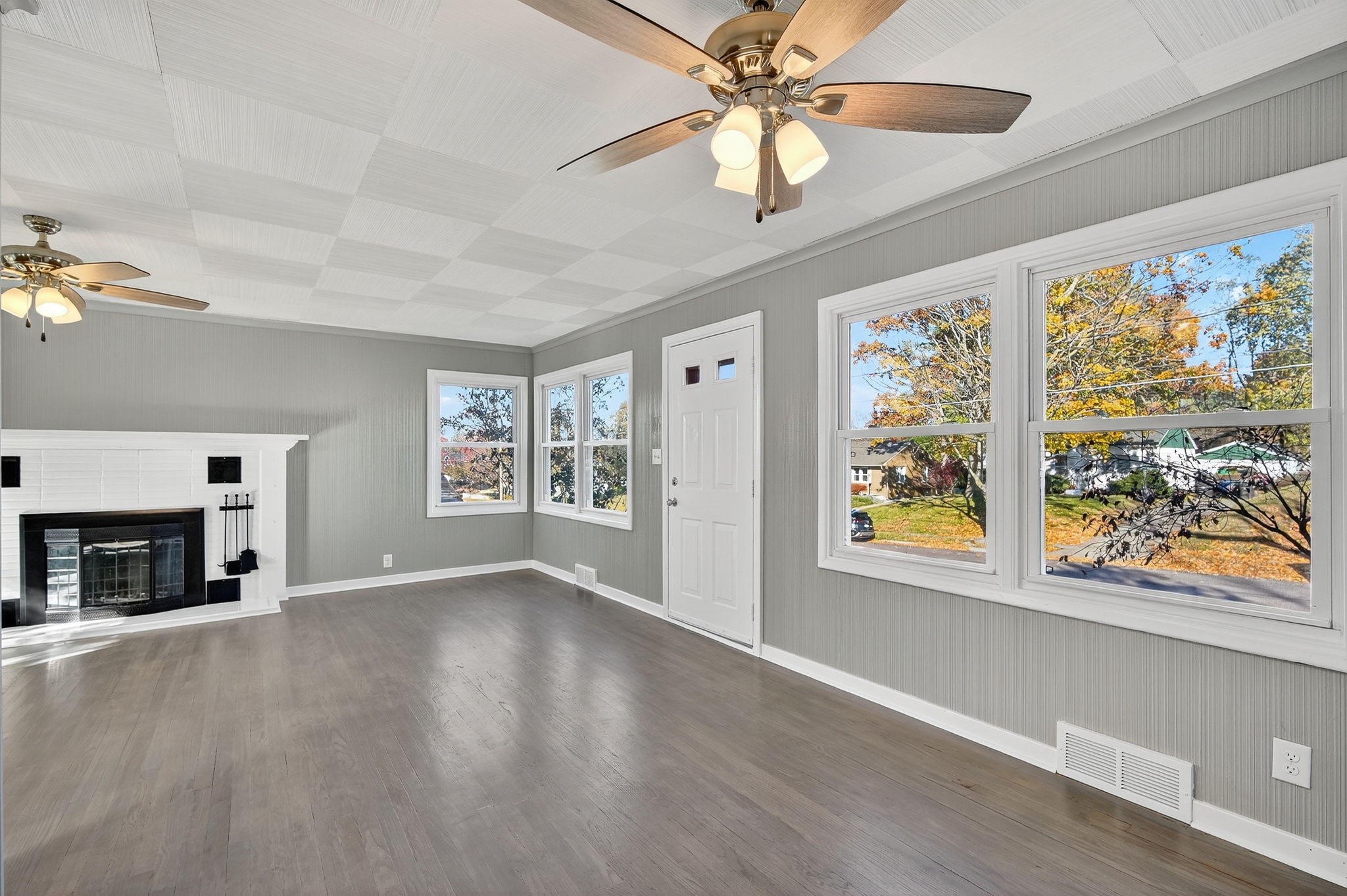 3265 E Washington Avenue