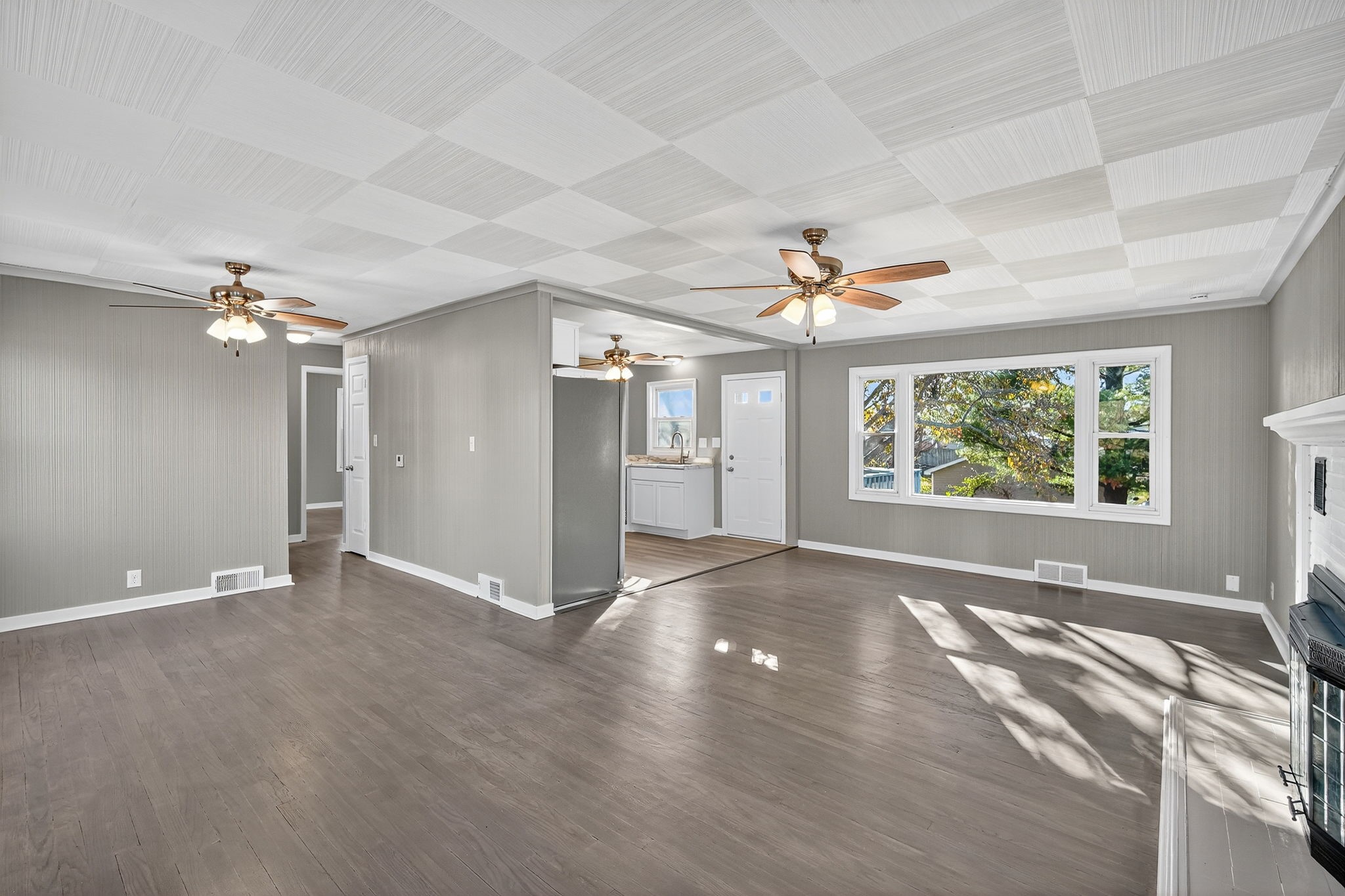 3265 E Washington Avenue