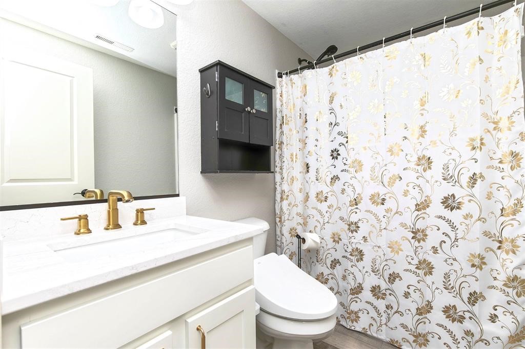 5119 NE Jan Rose Parkway