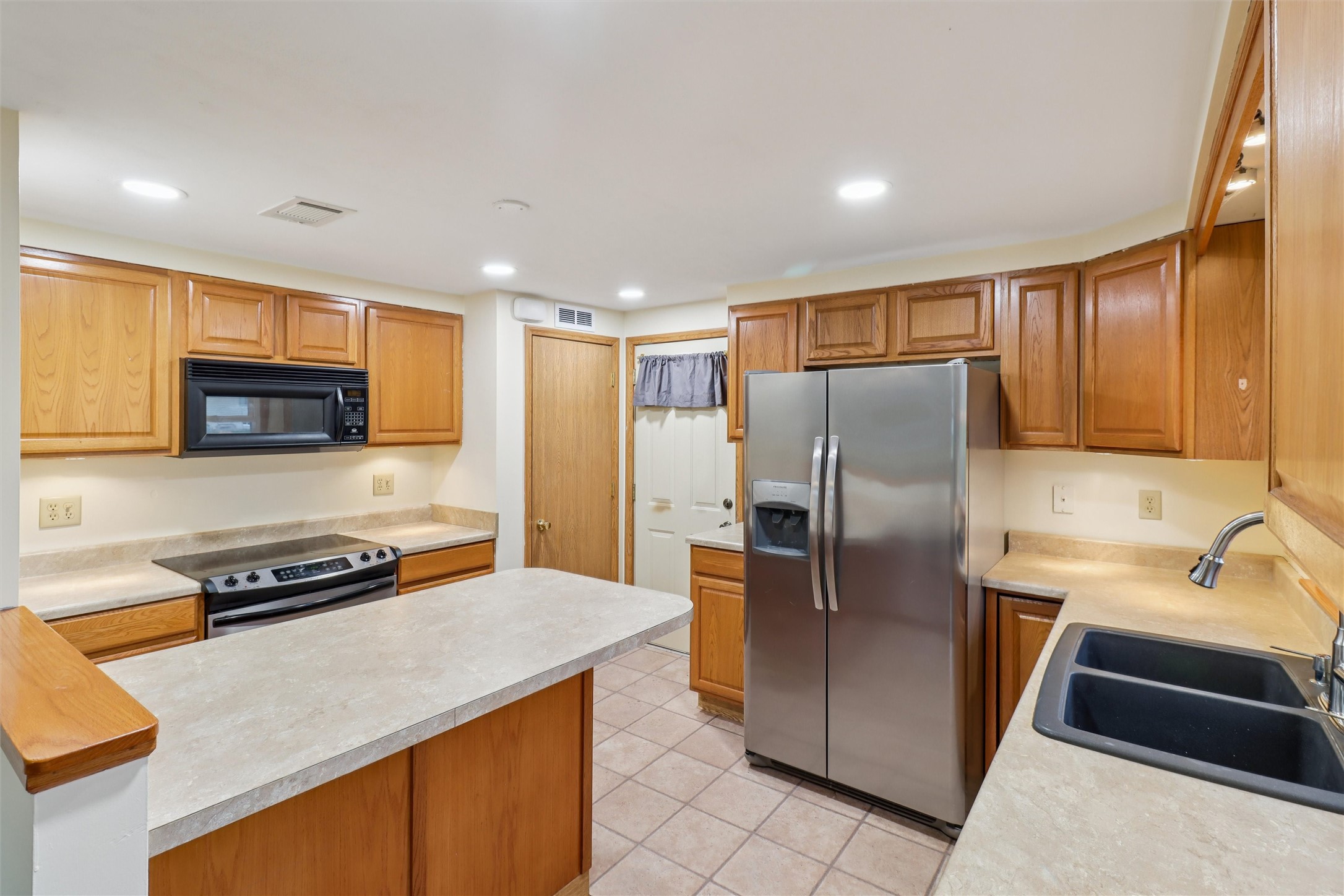 2795 NE 53rd Court