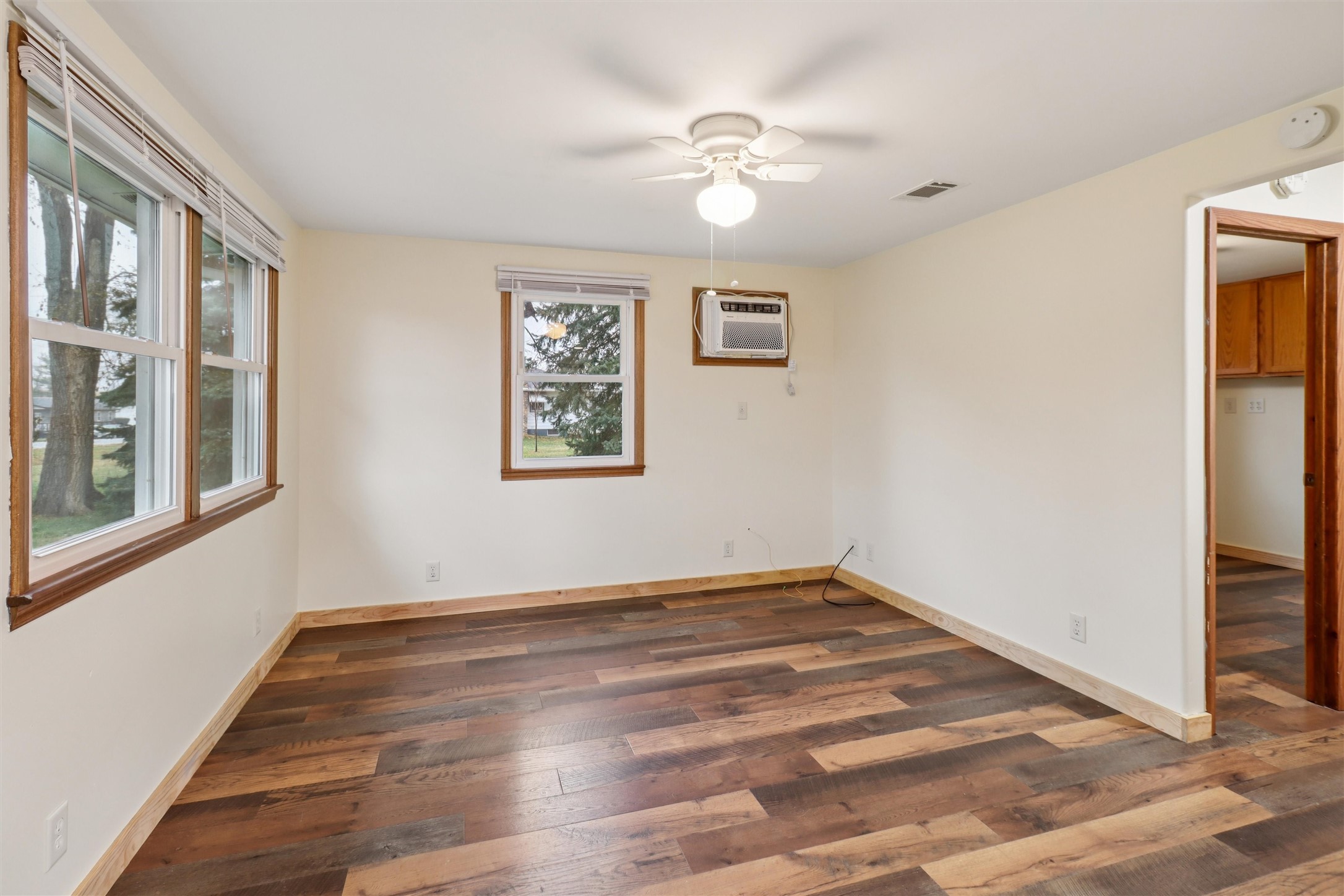 2795 NE 53rd Court