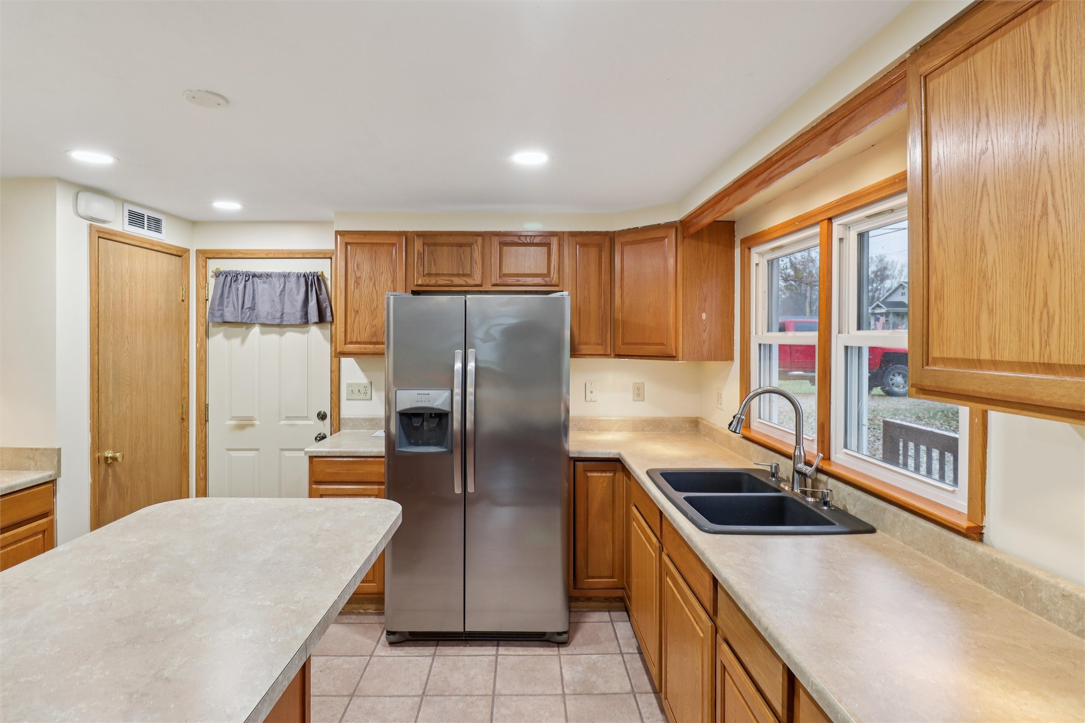 2795 NE 53rd Court