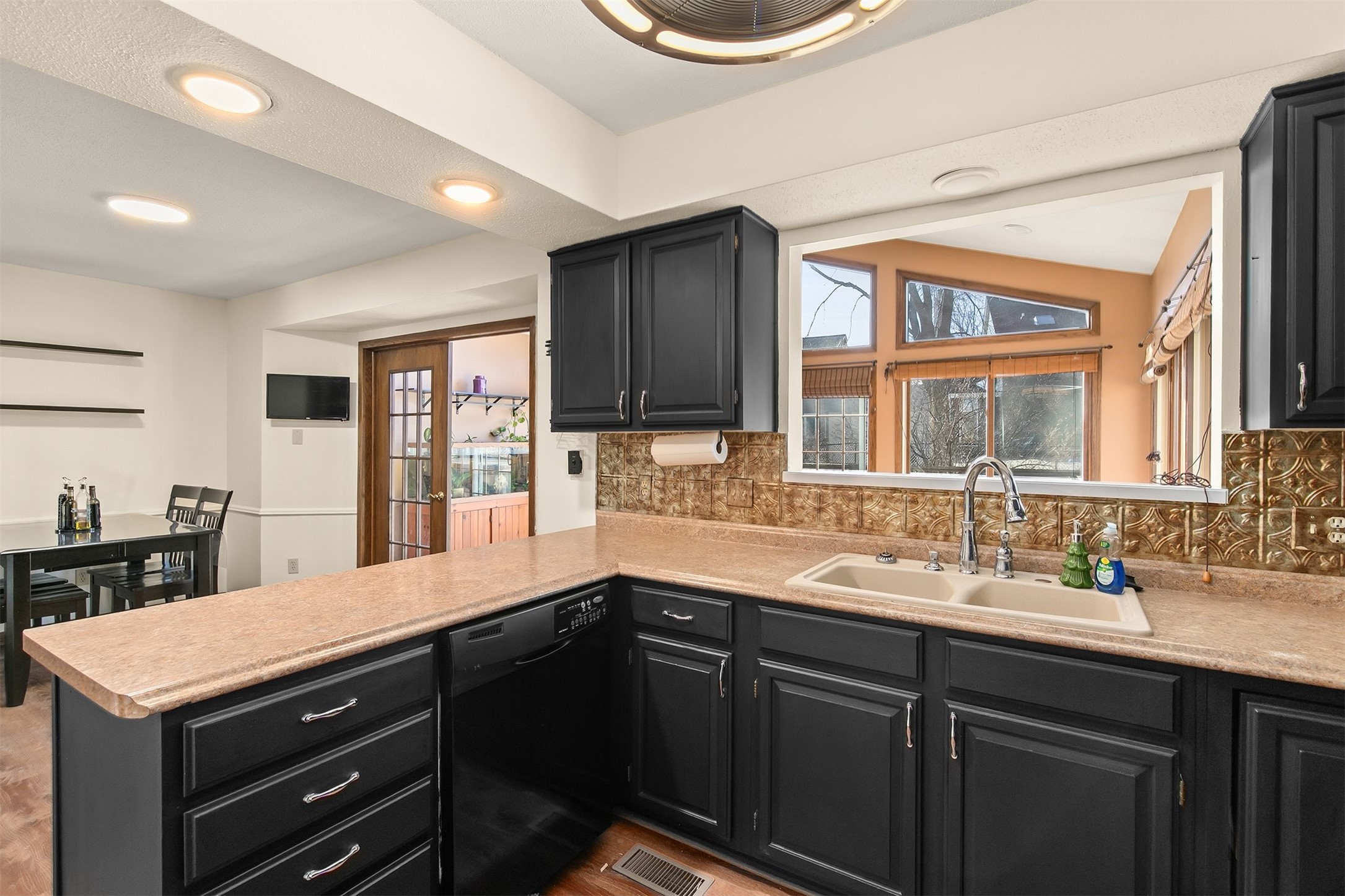 1114 NW Parkridge Drive