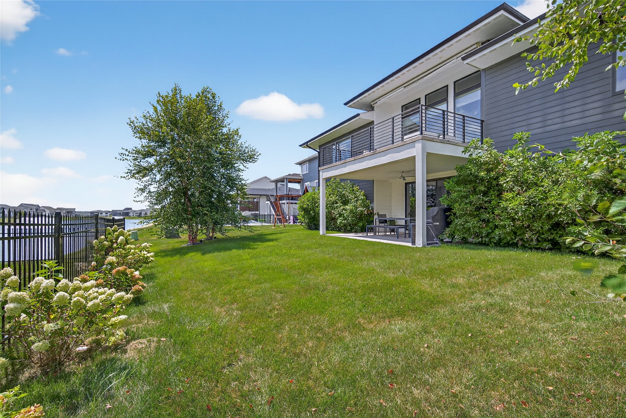 1106 S 100th Street
